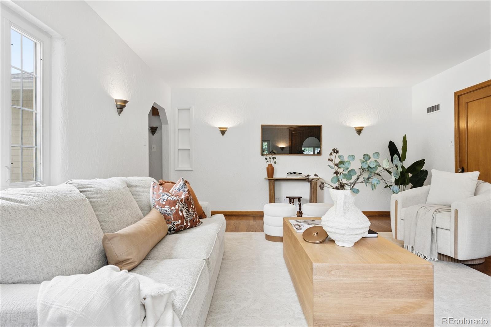 MLS Image #8 for 695  dahlia street,denver, Colorado