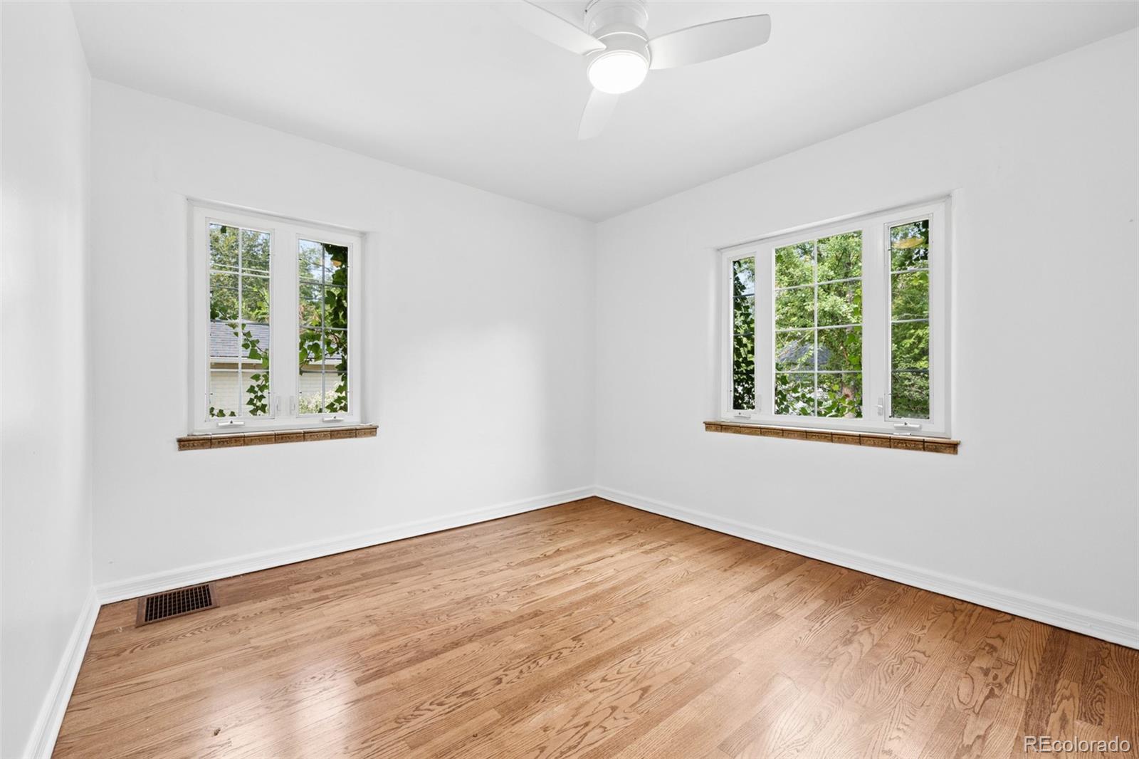 MLS Image #9 for 695  dahlia street,denver, Colorado