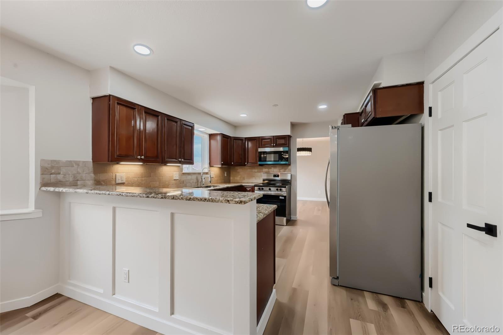 MLS Image #6 for 5105 s uravan place,centennial, Colorado