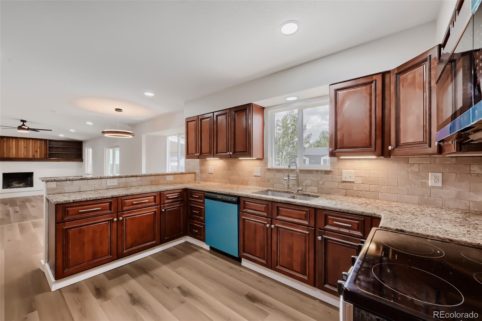 MLS Image #7 for 5105 s uravan place,centennial, Colorado