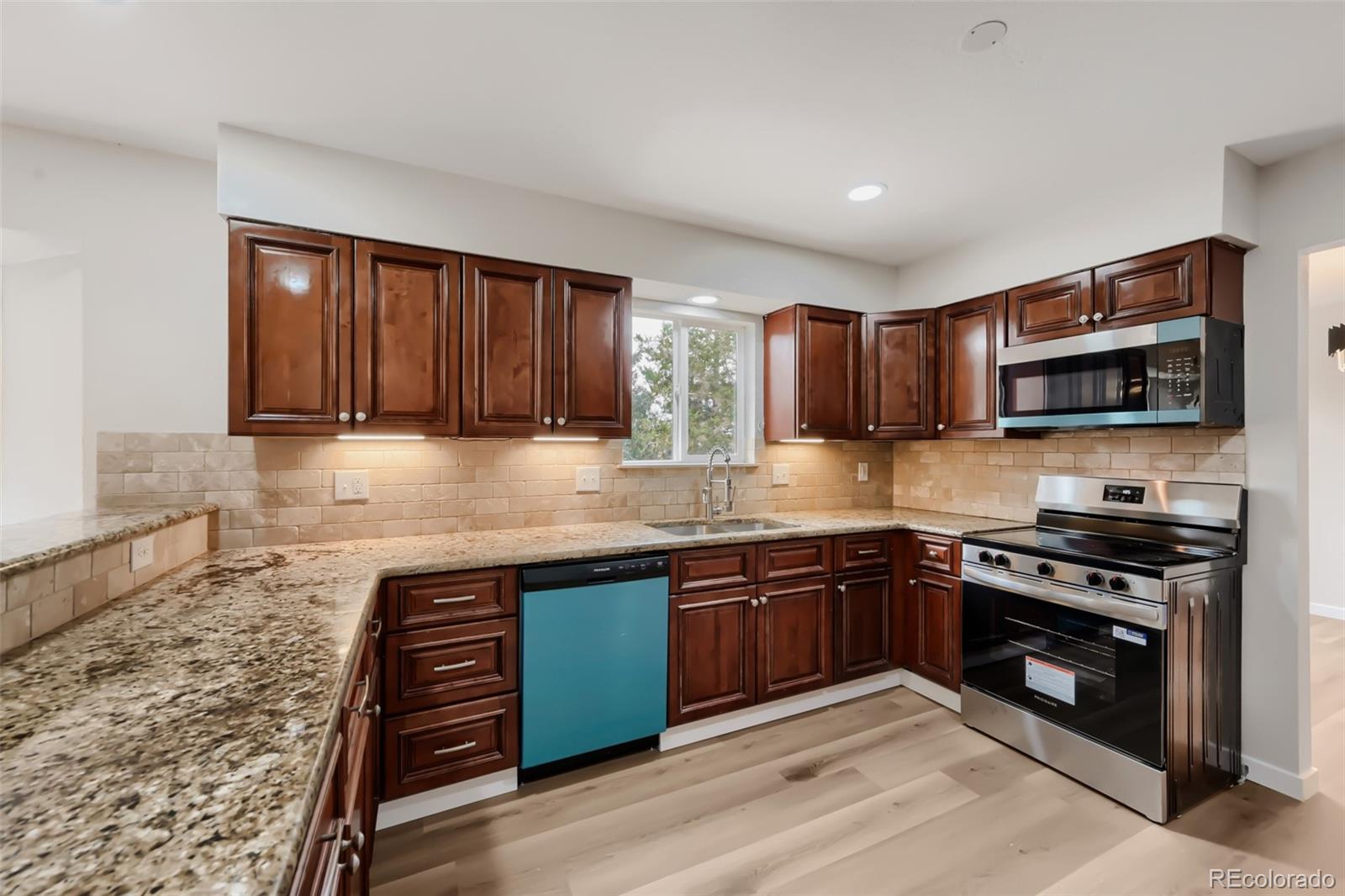 MLS Image #9 for 5105 s uravan place,centennial, Colorado