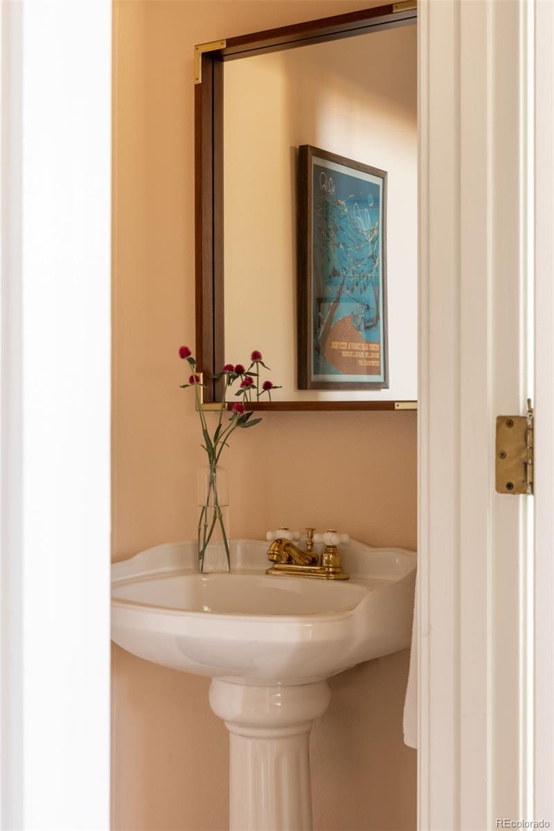 MLS Image #17 for 999 e 22nd avenue 3,denver, Colorado
