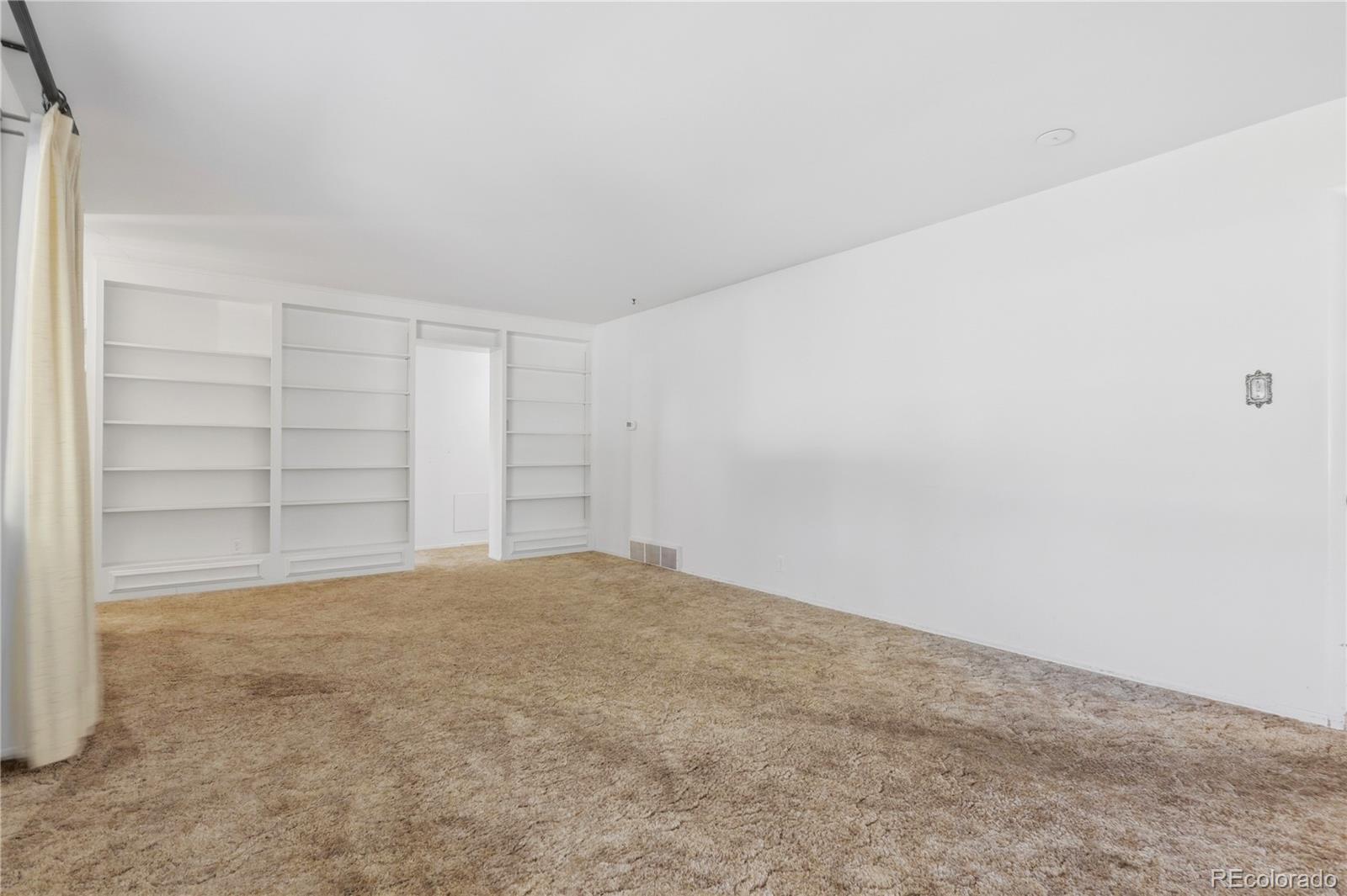 MLS Image #4 for 6376 s valleyview street,littleton, Colorado