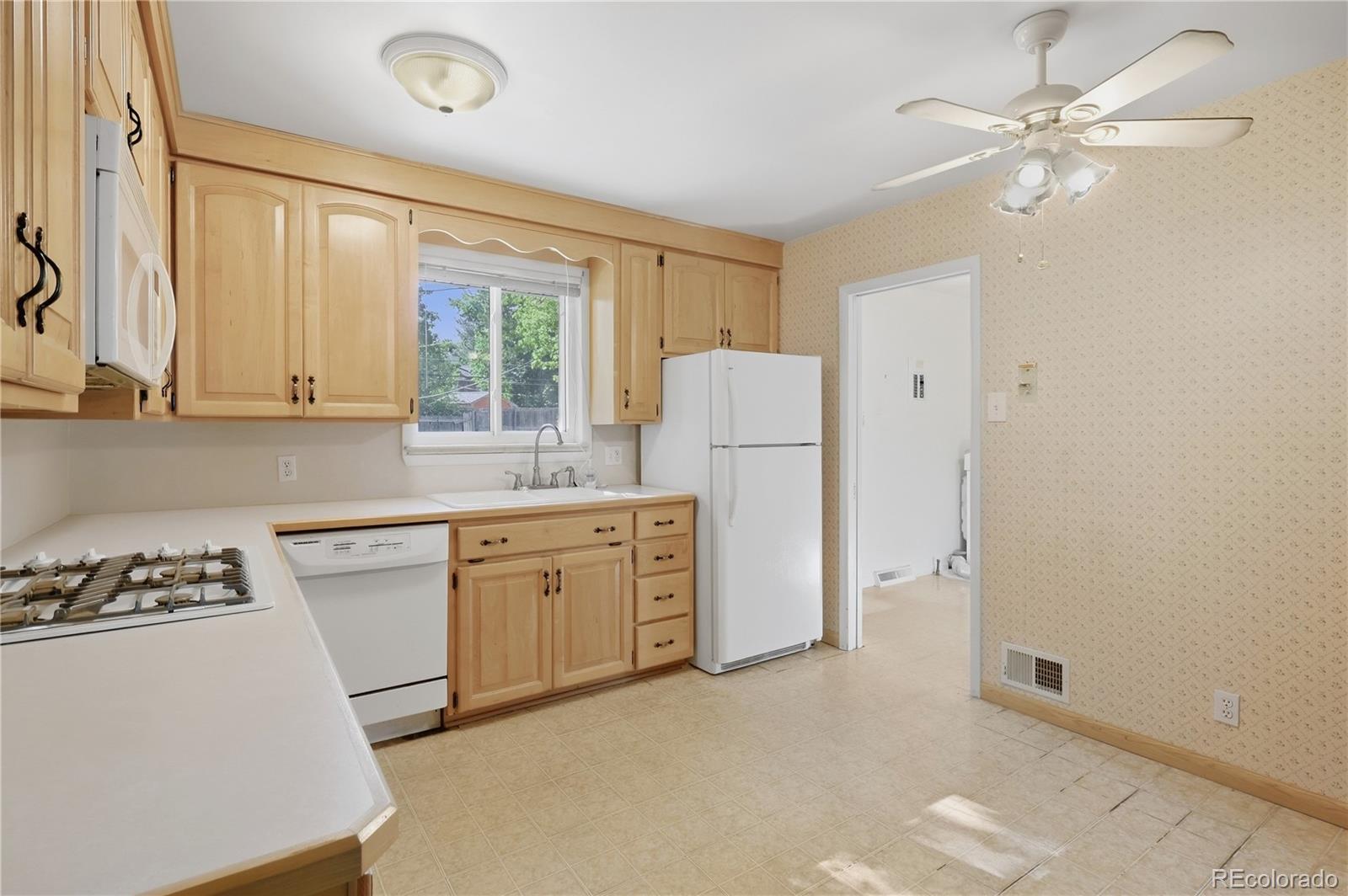 MLS Image #8 for 6376 s valleyview street,littleton, Colorado