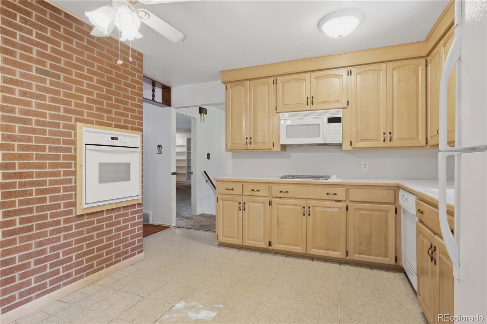 MLS Image #9 for 6376 s valleyview street,littleton, Colorado