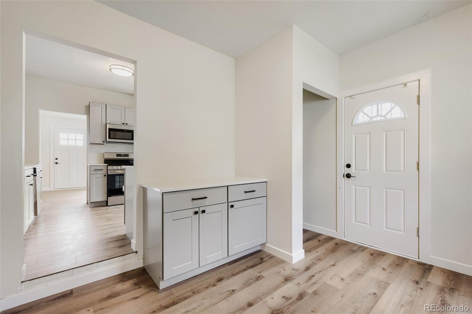 MLS Image #10 for 1631 w hoye place,denver, Colorado