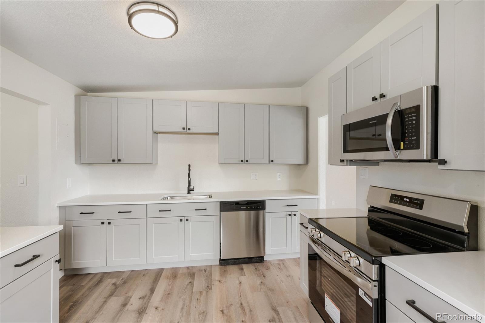 MLS Image #7 for 1631 w hoye place,denver, Colorado