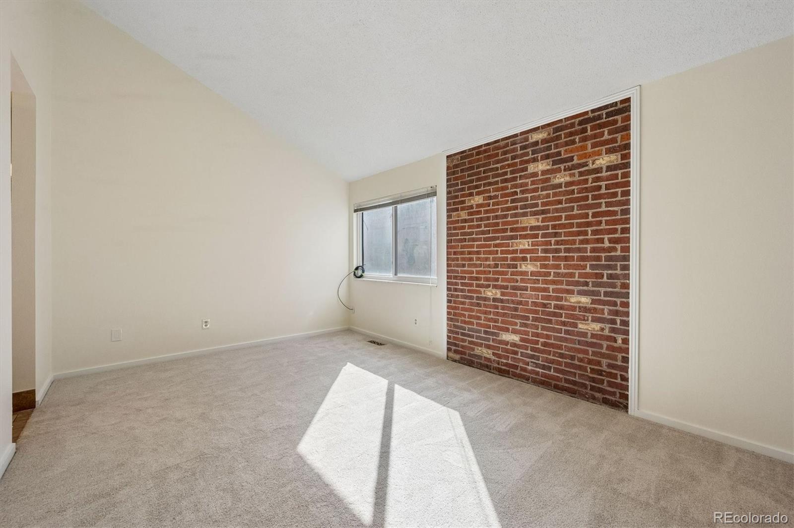 MLS Image #13 for 929 n washington street 5,denver, Colorado