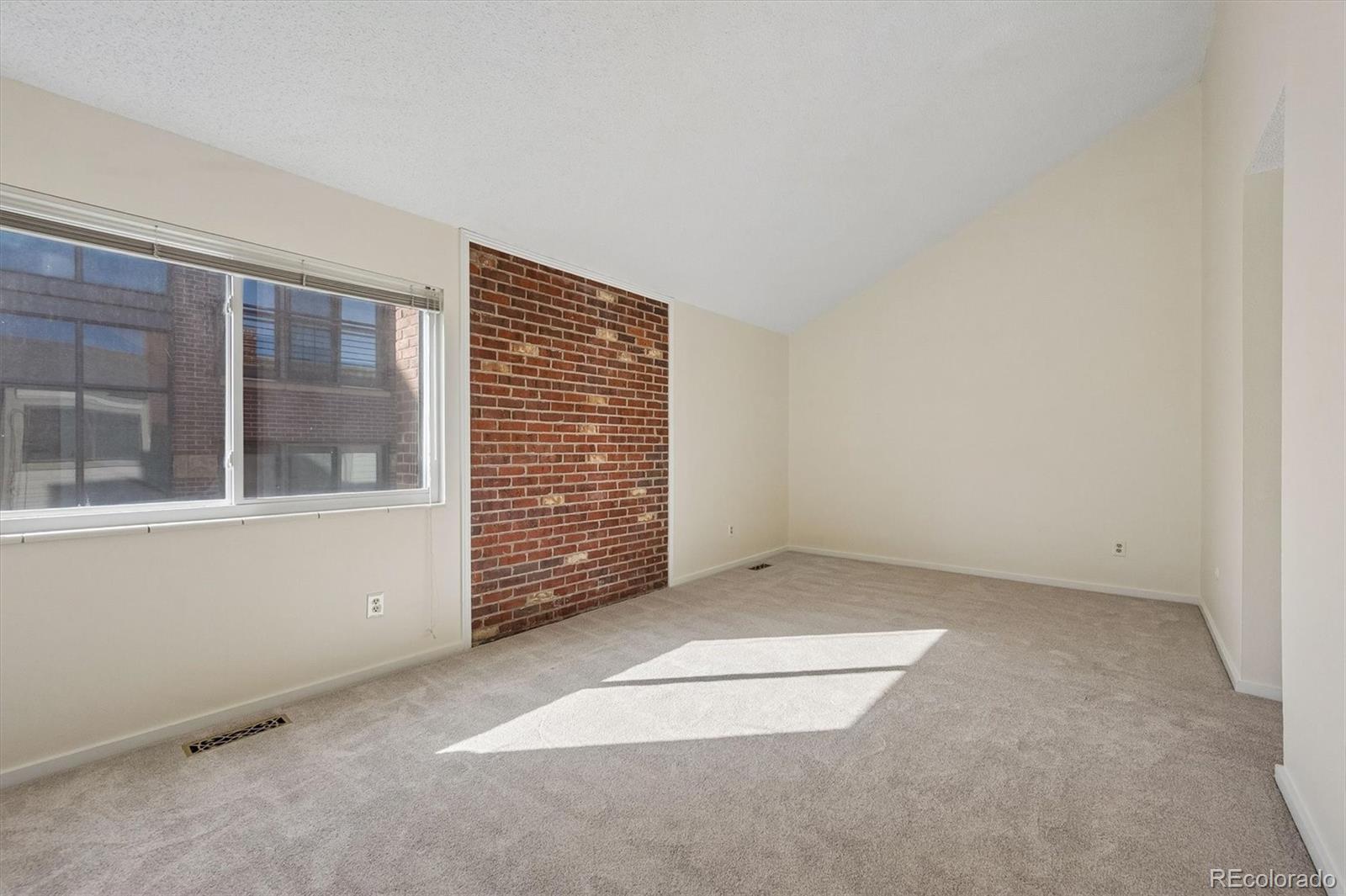 MLS Image #15 for 929 n washington street 5,denver, Colorado