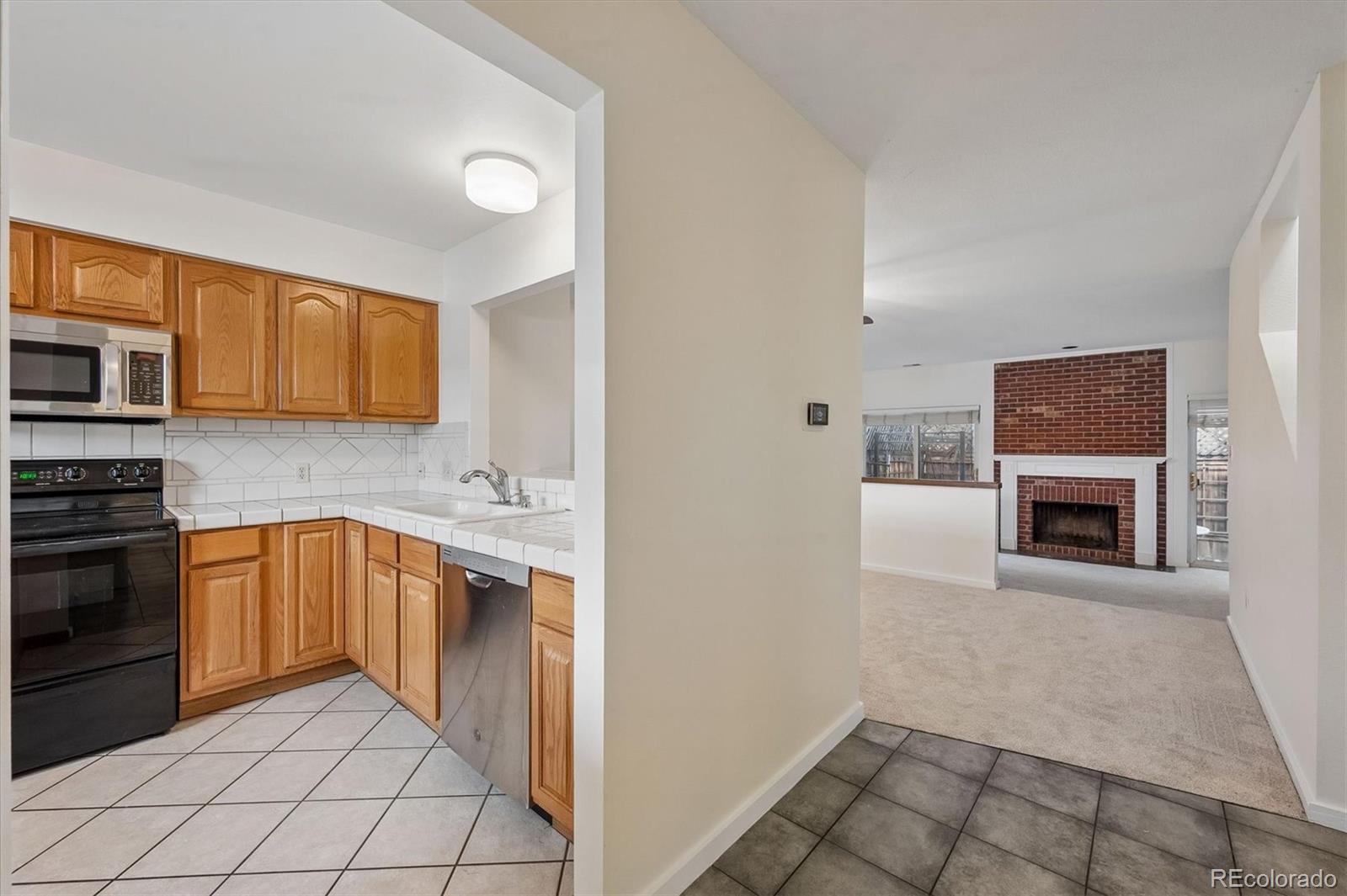MLS Image #3 for 929 n washington street 5,denver, Colorado
