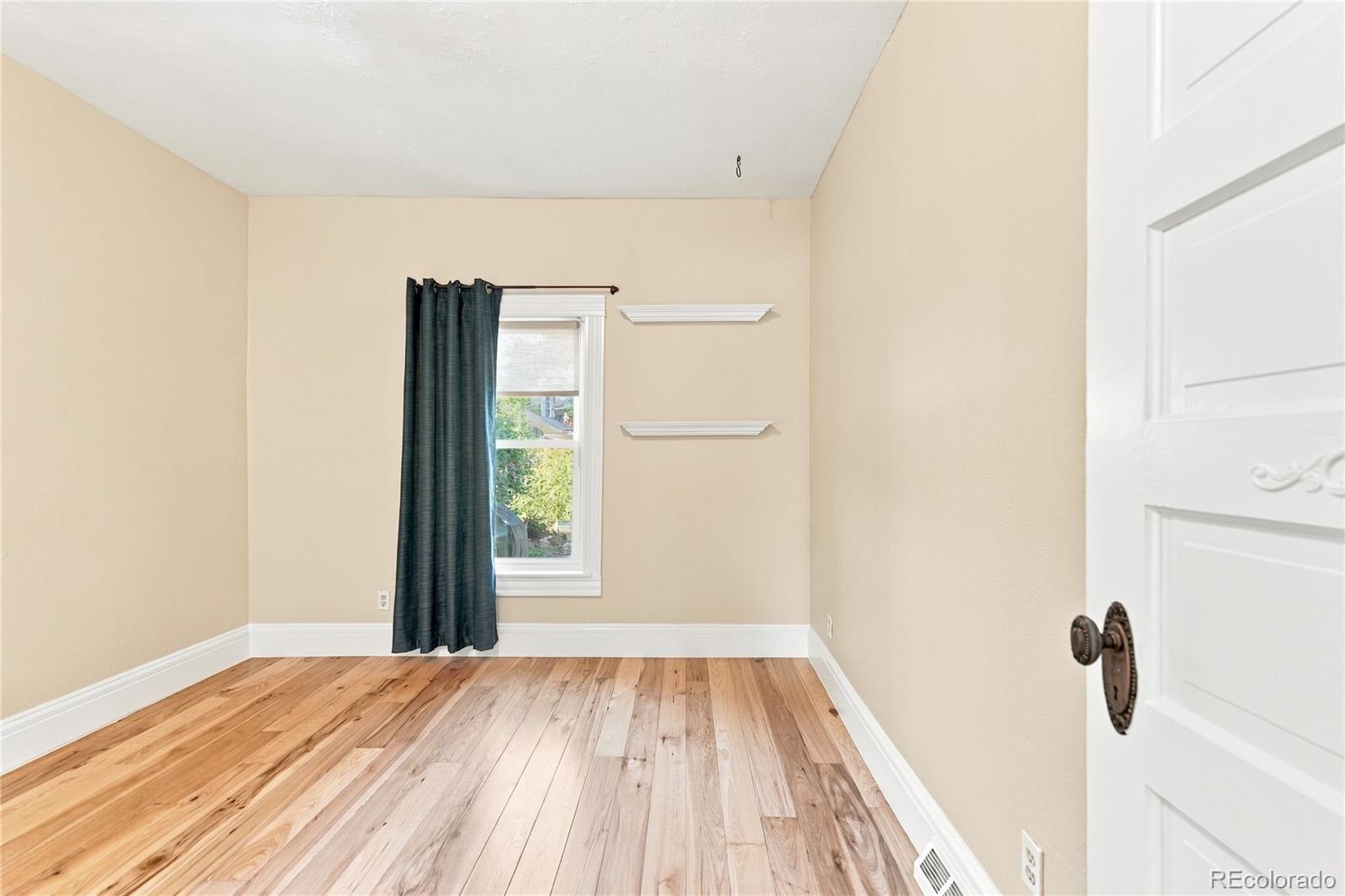 MLS Image #11 for 1462 s grant street,denver, Colorado