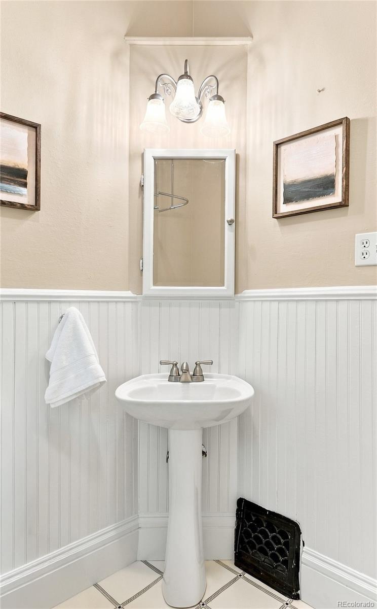 MLS Image #12 for 1462 s grant street,denver, Colorado