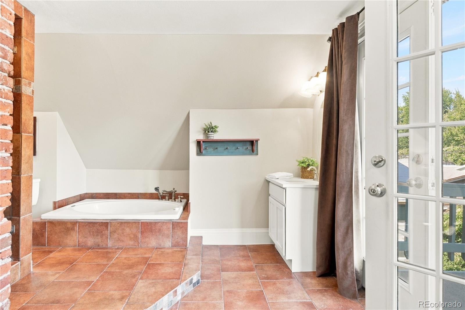 MLS Image #21 for 1462 s grant street,denver, Colorado