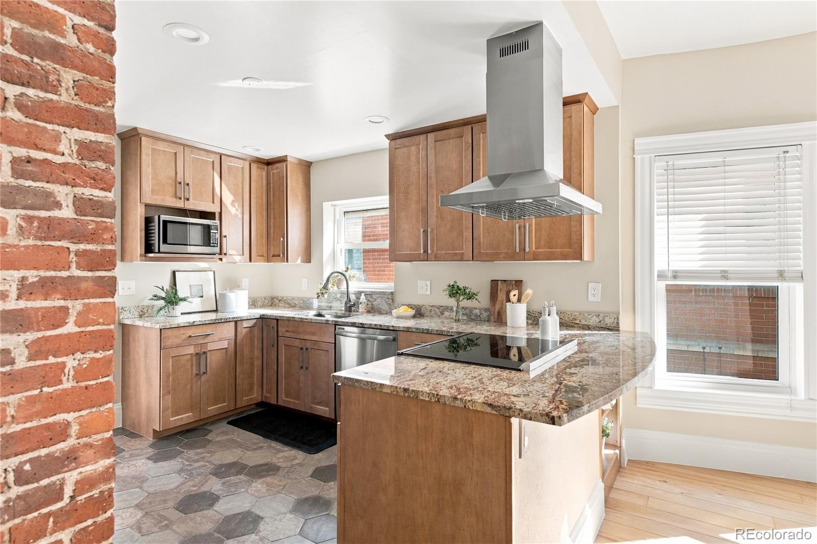 MLS Image #4 for 1462 s grant street,denver, Colorado