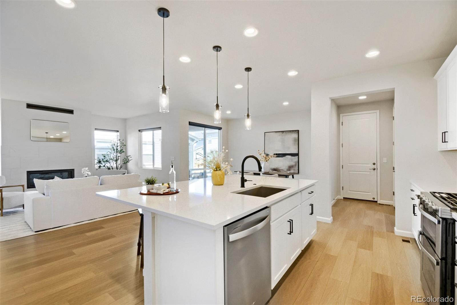 MLS Image #13 for 17801  parkside drive,commerce city, Colorado