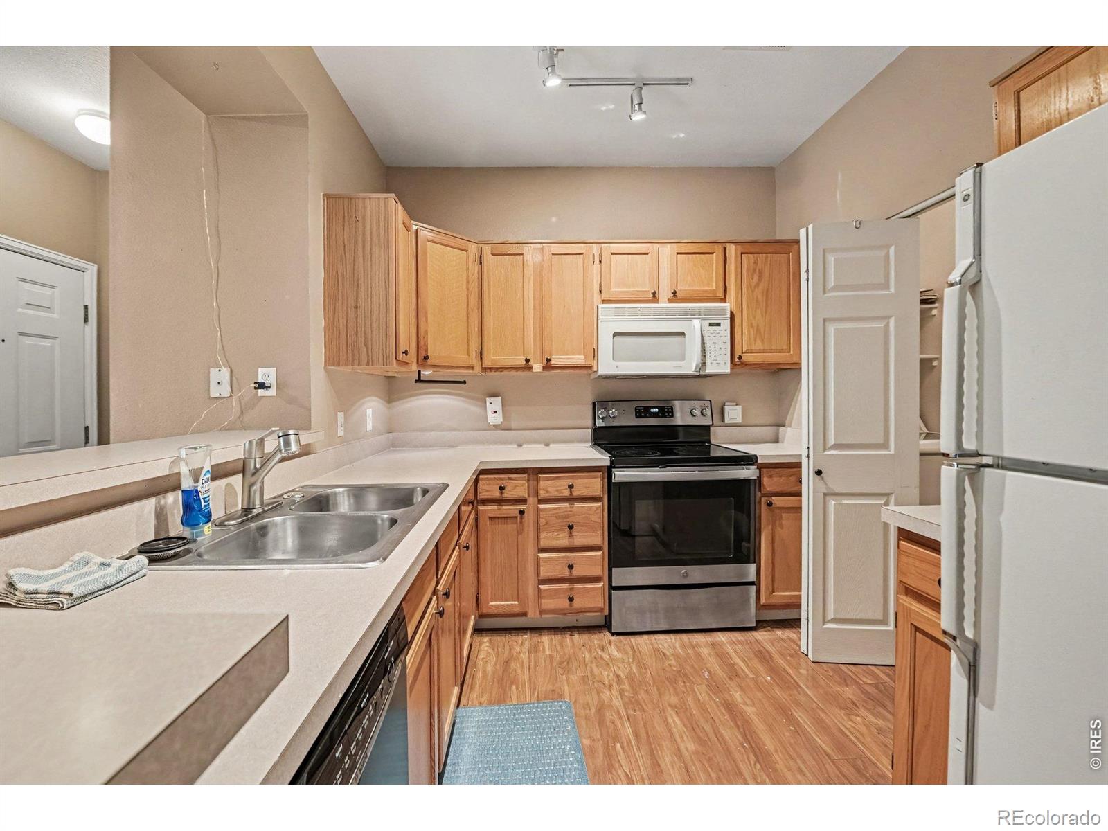 MLS Image #6 for 4545  wheaton drive,fort collins, Colorado