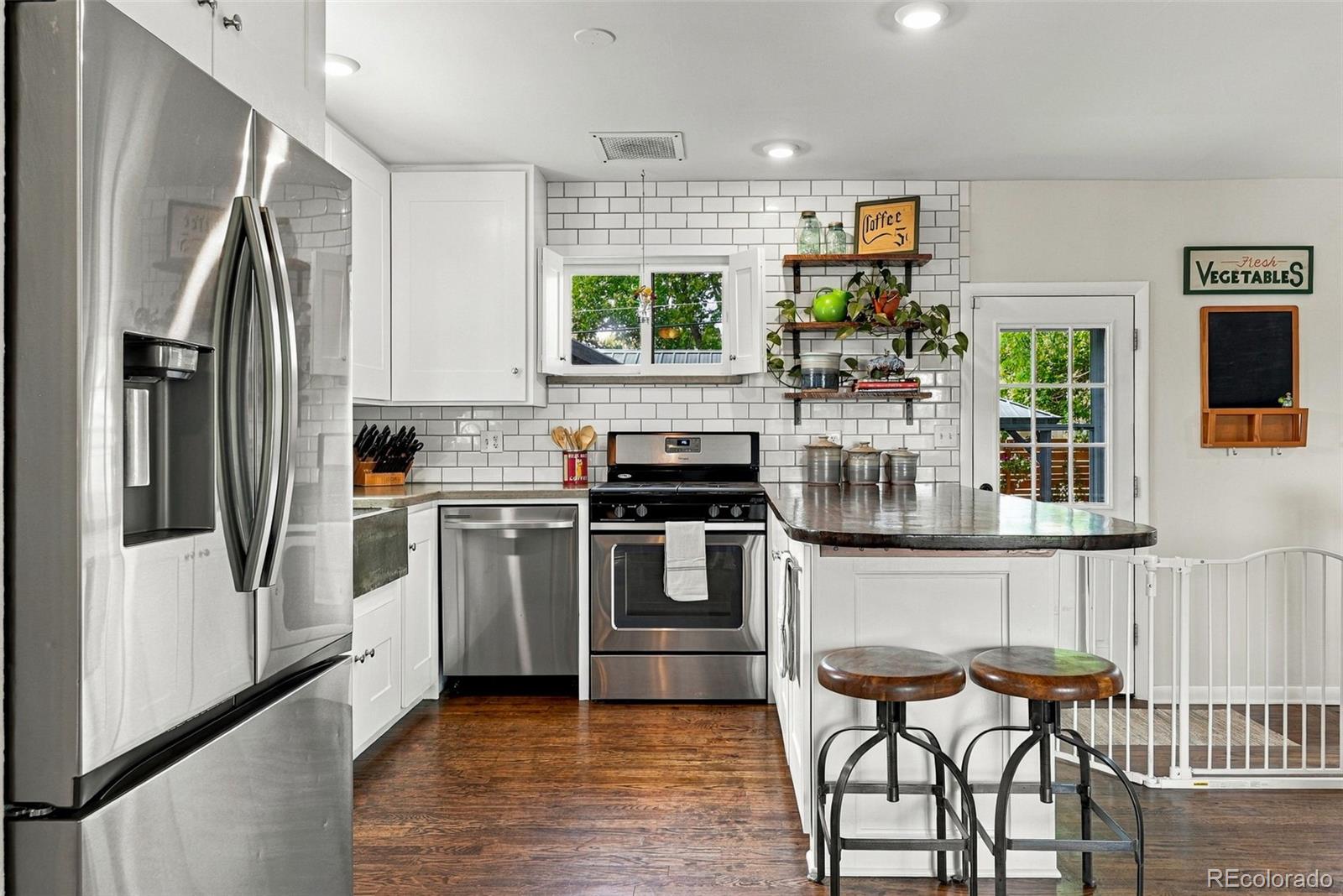 MLS Image #13 for 1663 s vrain street,denver, Colorado