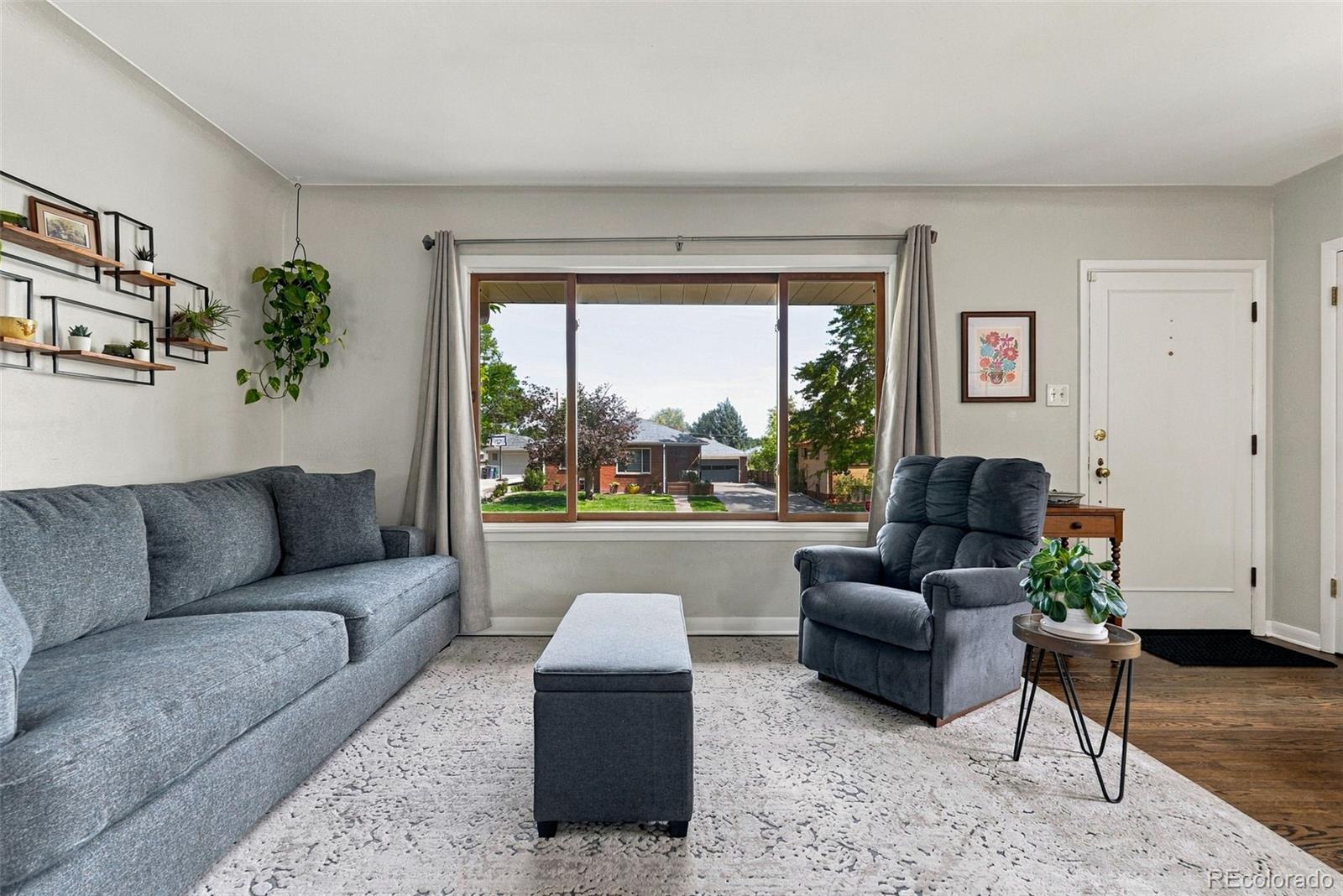 MLS Image #4 for 1663 s vrain street,denver, Colorado