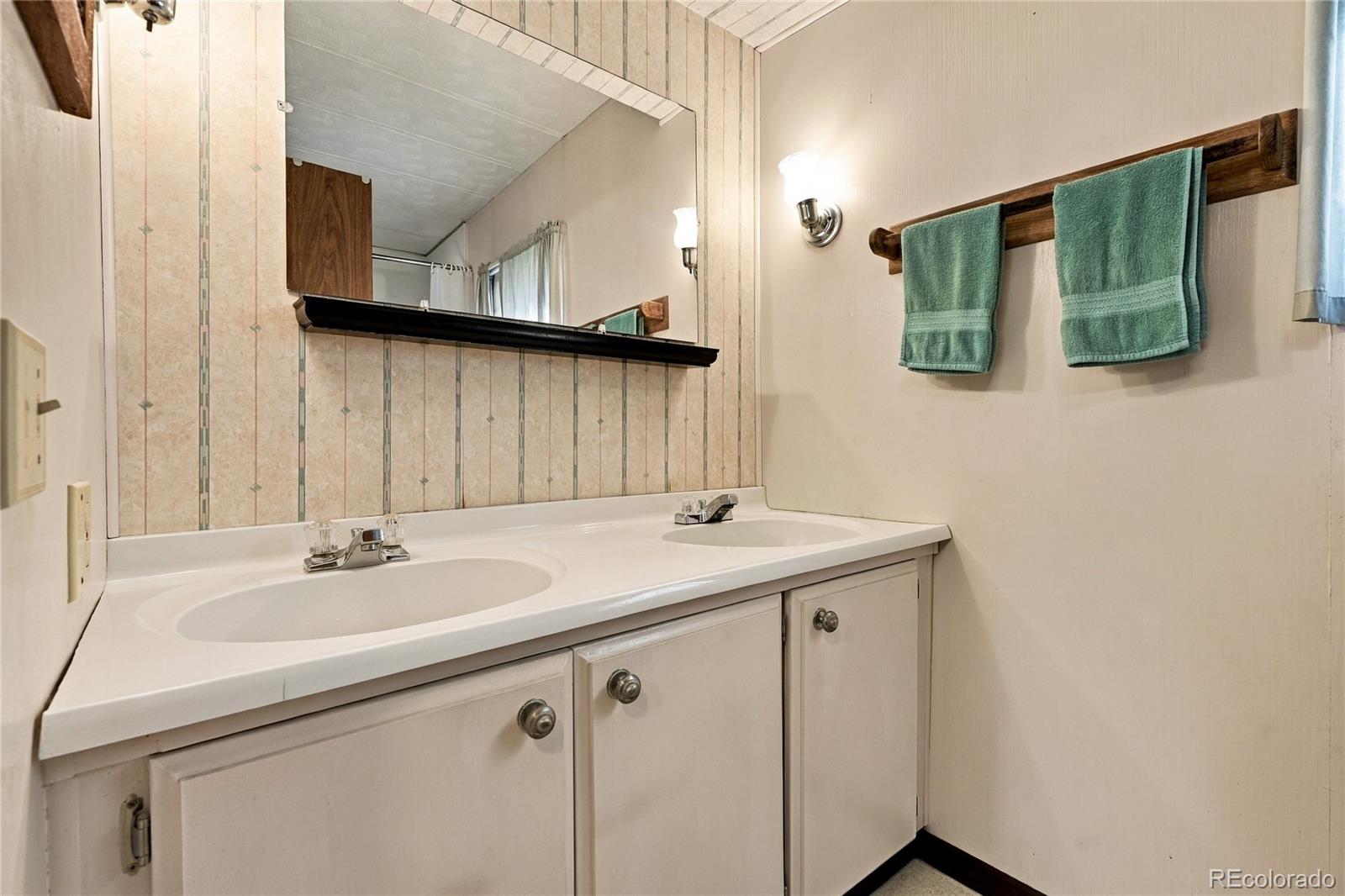 MLS Image #12 for 8584  garfield court,denver, Colorado