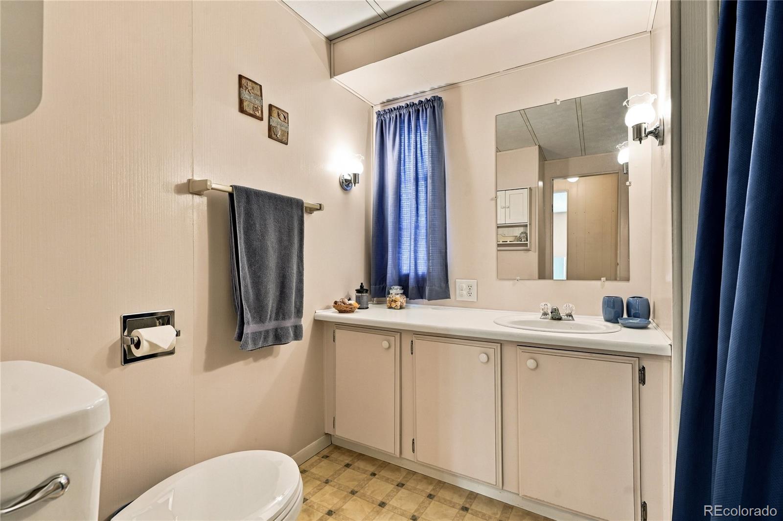 MLS Image #15 for 8584  garfield court,denver, Colorado
