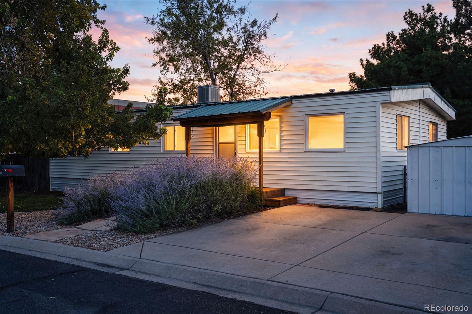 MLS Image #25 for 8584  garfield court,denver, Colorado