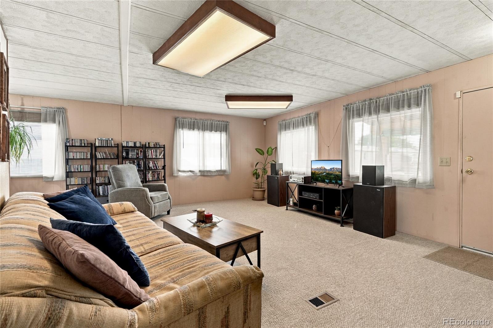 MLS Image #5 for 8584  garfield court,denver, Colorado