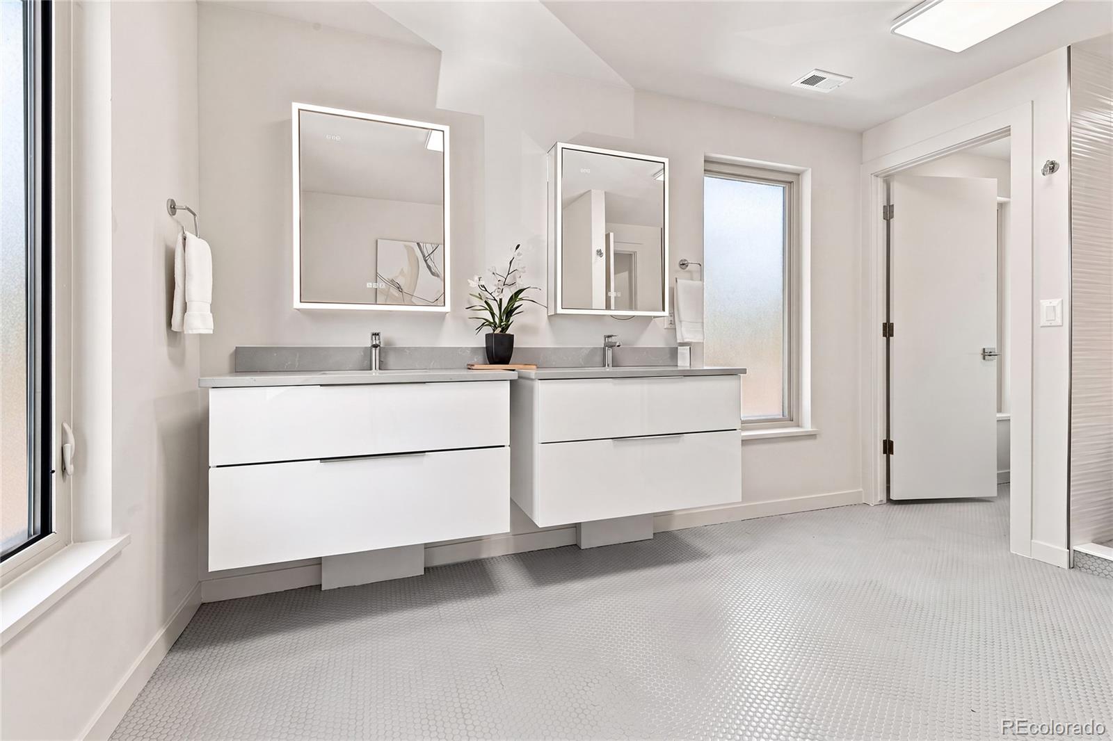 MLS Image #13 for 3072  mountain shadows drive,wheat ridge, Colorado