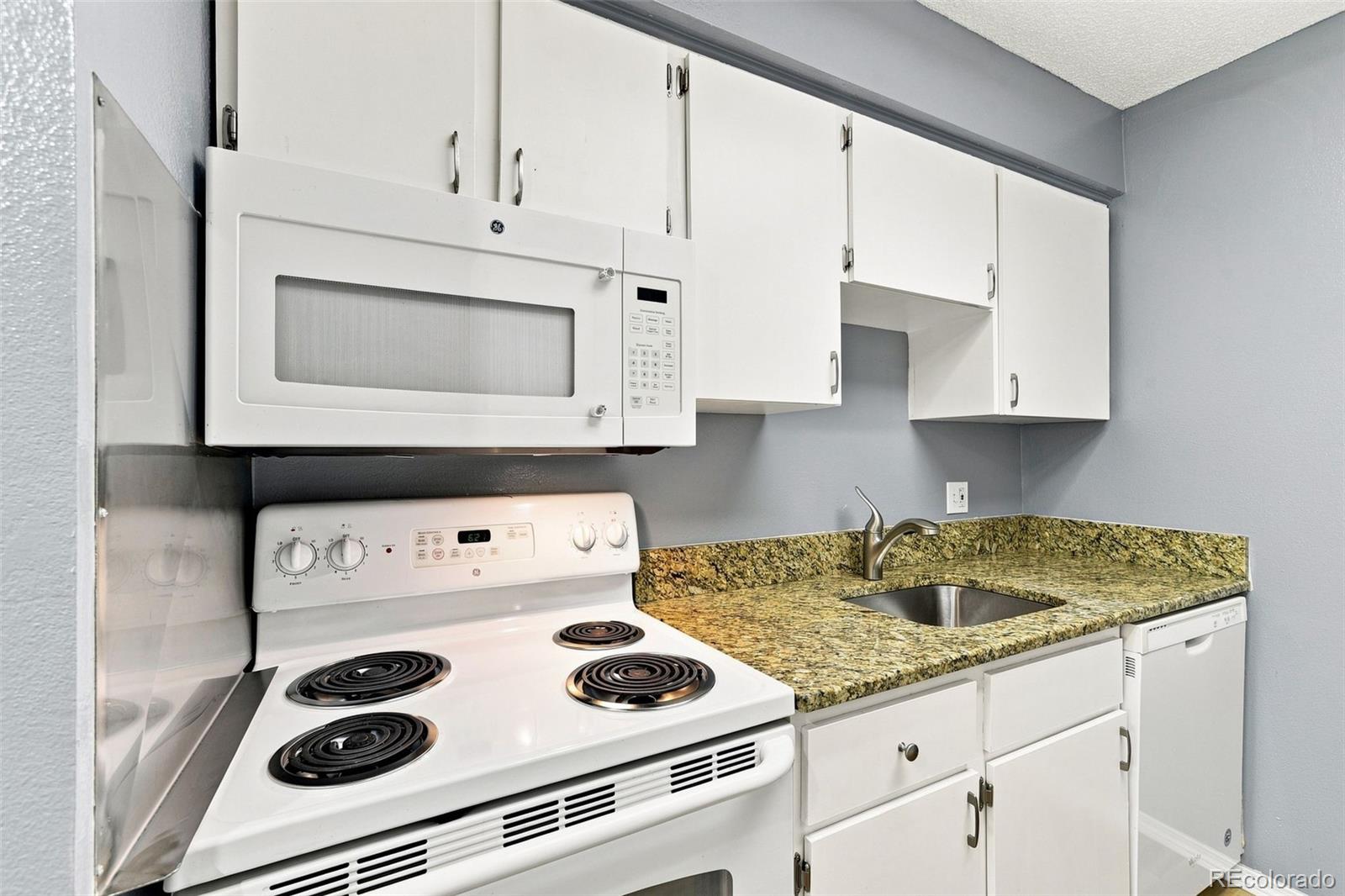 MLS Image #10 for 5770 e warren avenue,denver, Colorado