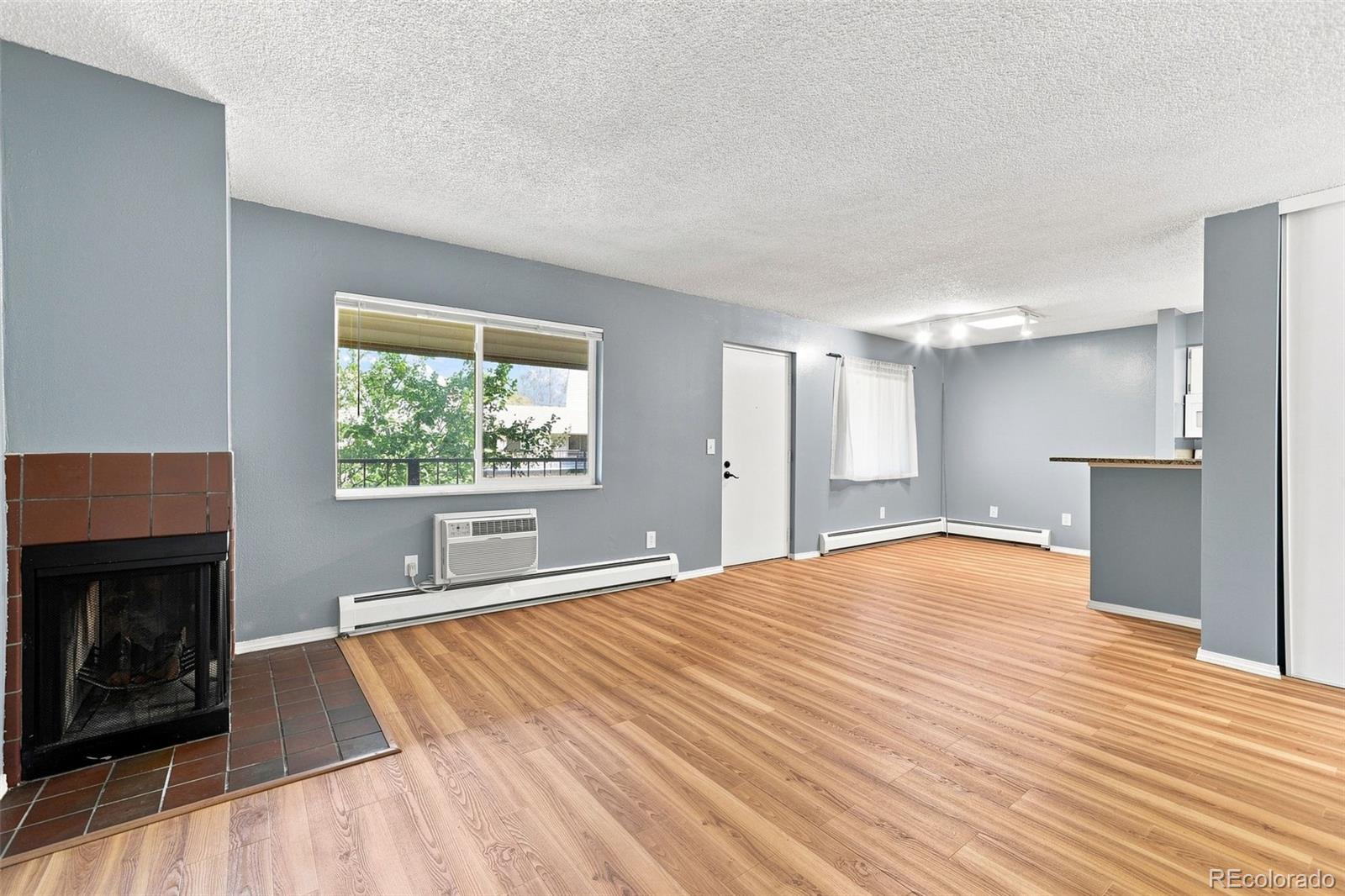 MLS Image #4 for 5770 e warren avenue,denver, Colorado