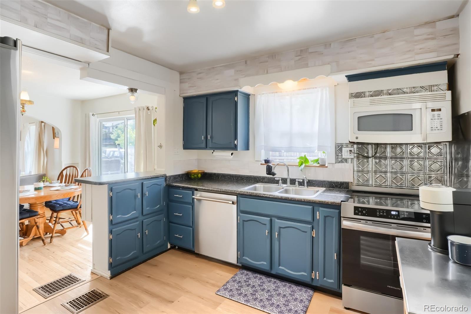 MLS Image #14 for 235 s irving street,denver, Colorado