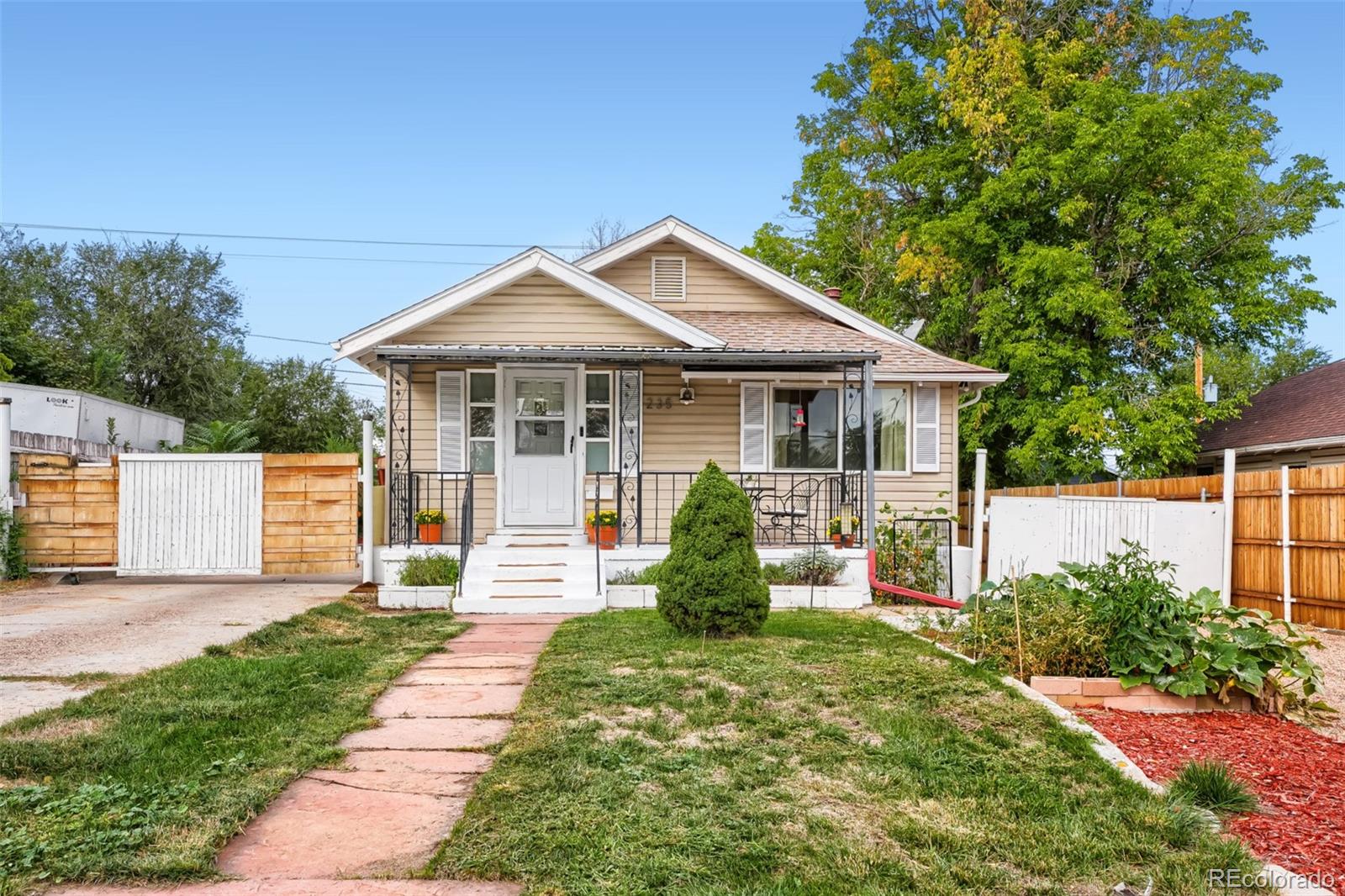 MLS Image #3 for 235 s irving street,denver, Colorado