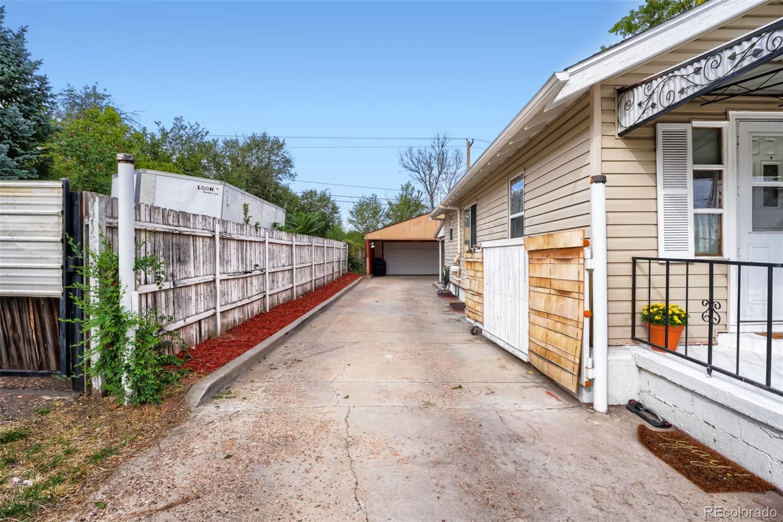 MLS Image #5 for 235 s irving street,denver, Colorado