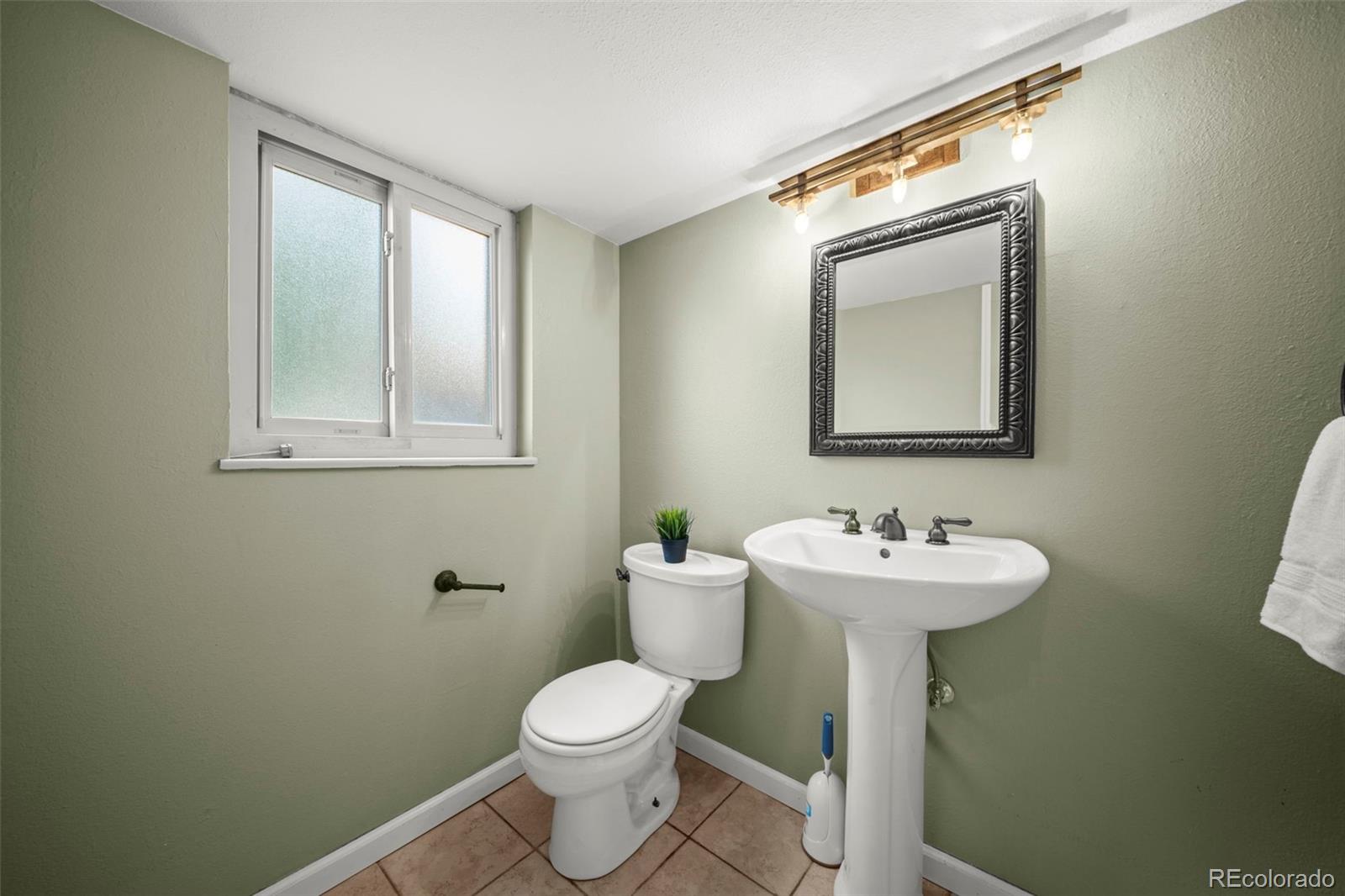 MLS Image #35 for 8673 w swarthmore place,littleton, Colorado
