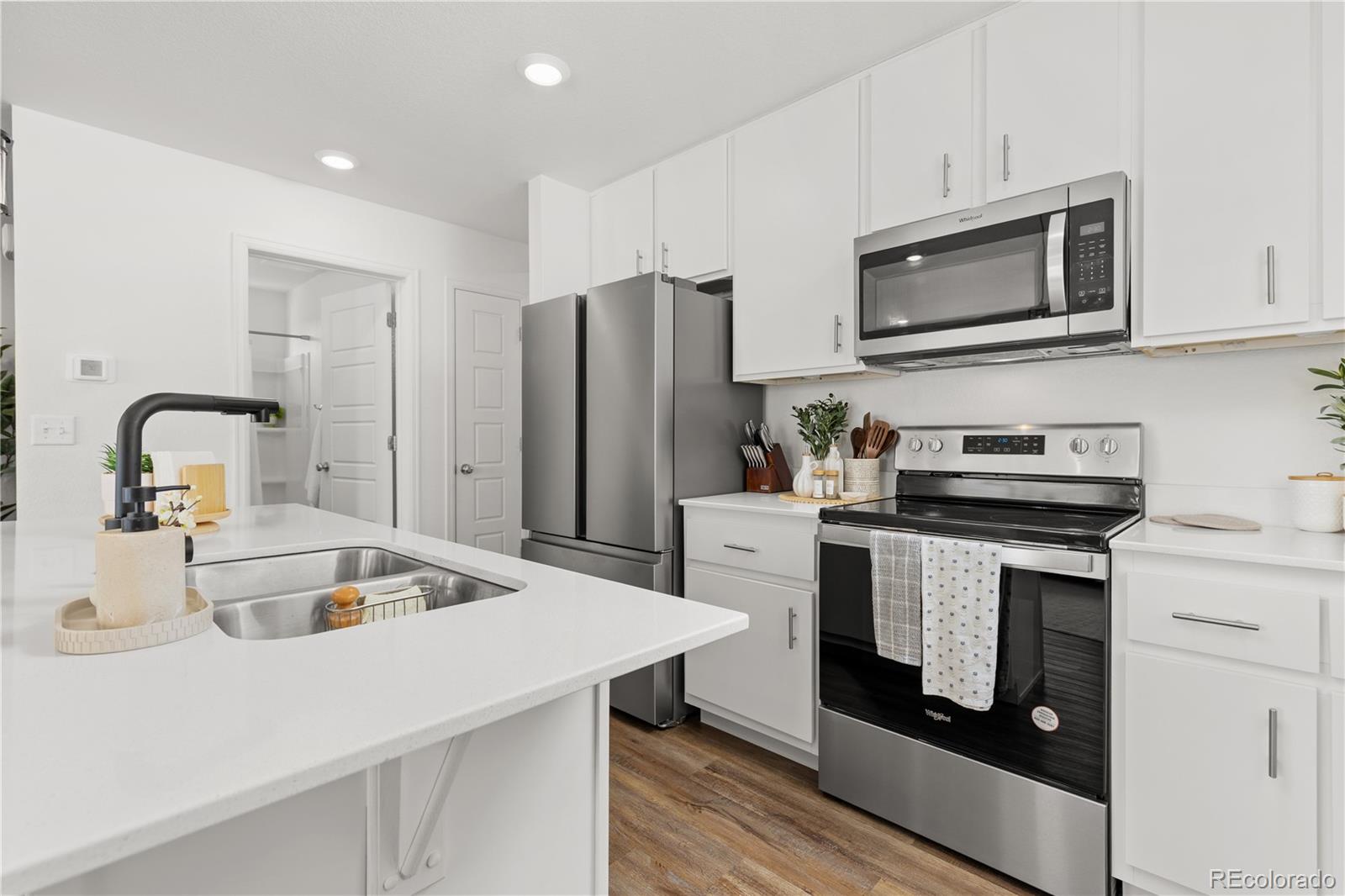 MLS Image #12 for 18260 e 51st place,denver, Colorado