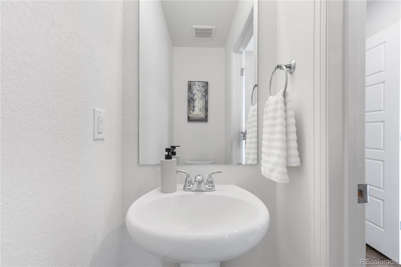 MLS Image #6 for 18260 e 51st place,denver, Colorado