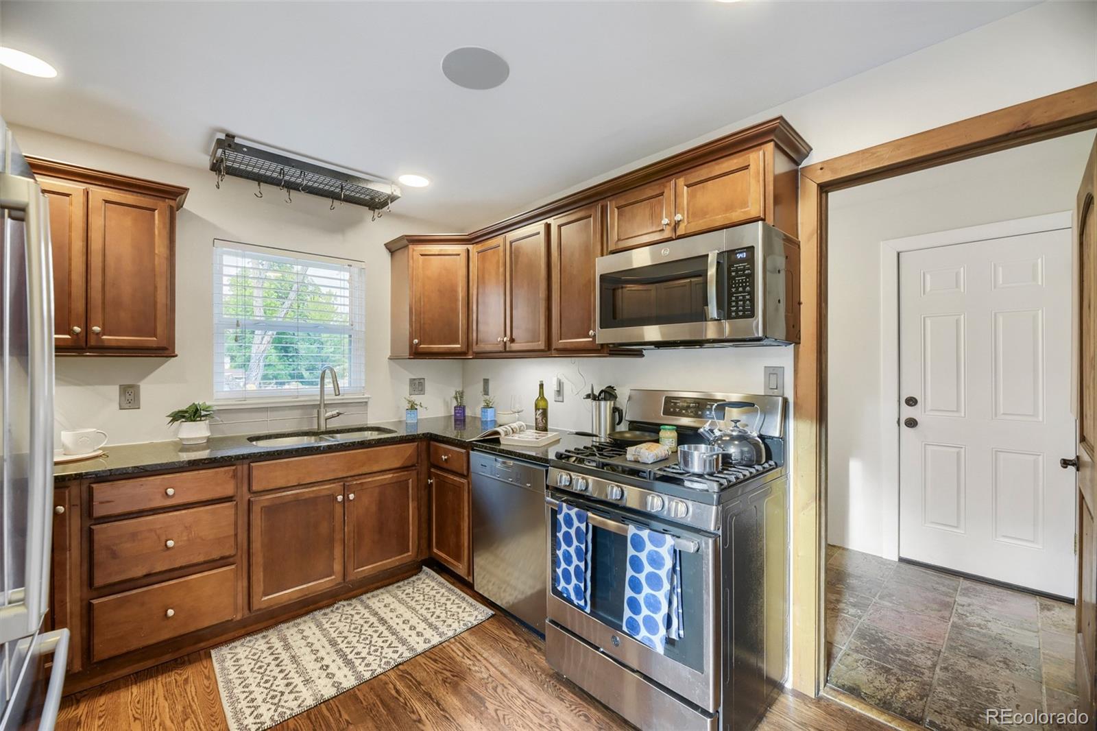 MLS Image #10 for 2901 s madison street,denver, Colorado