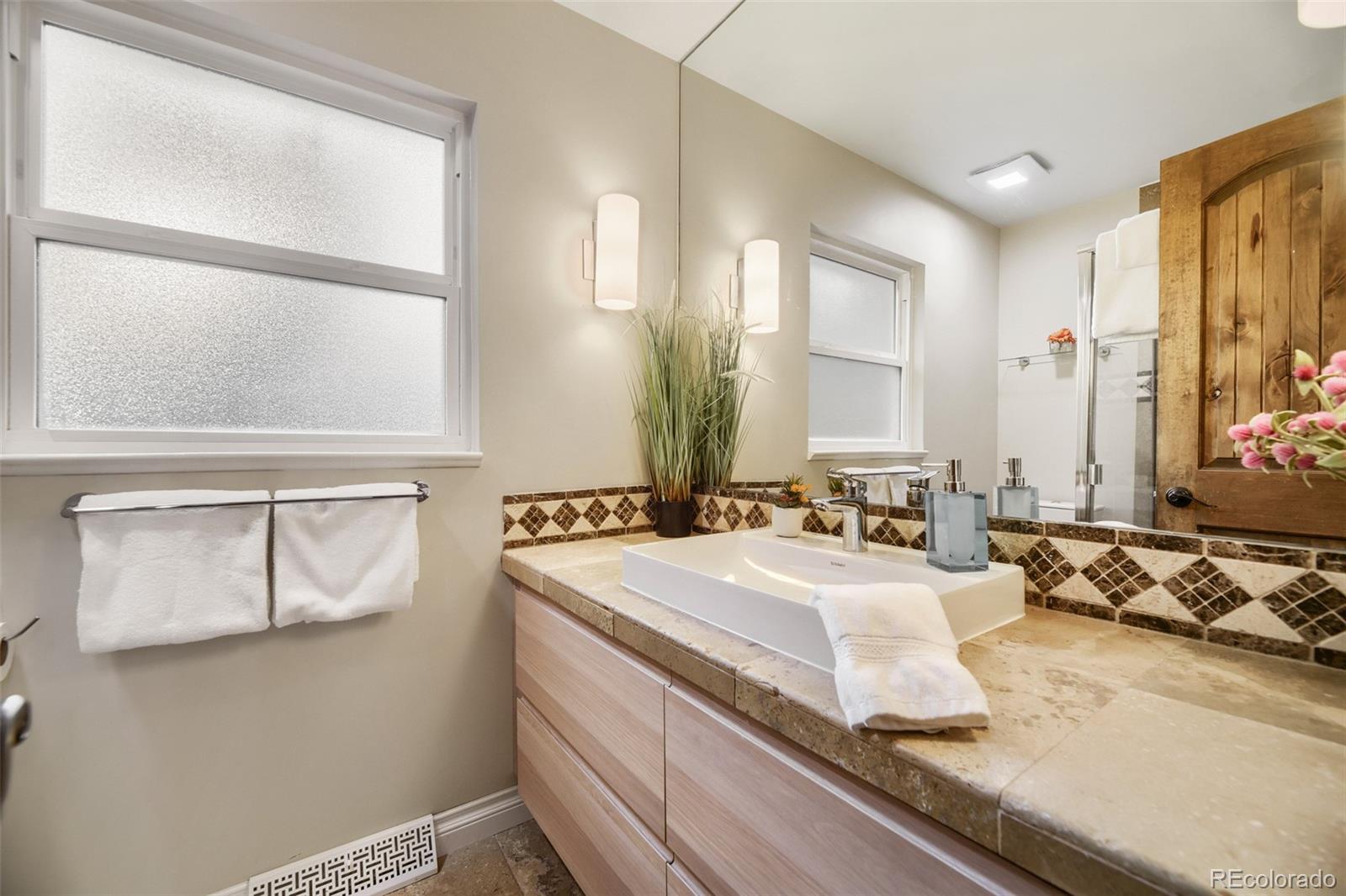 MLS Image #16 for 2901 s madison street,denver, Colorado