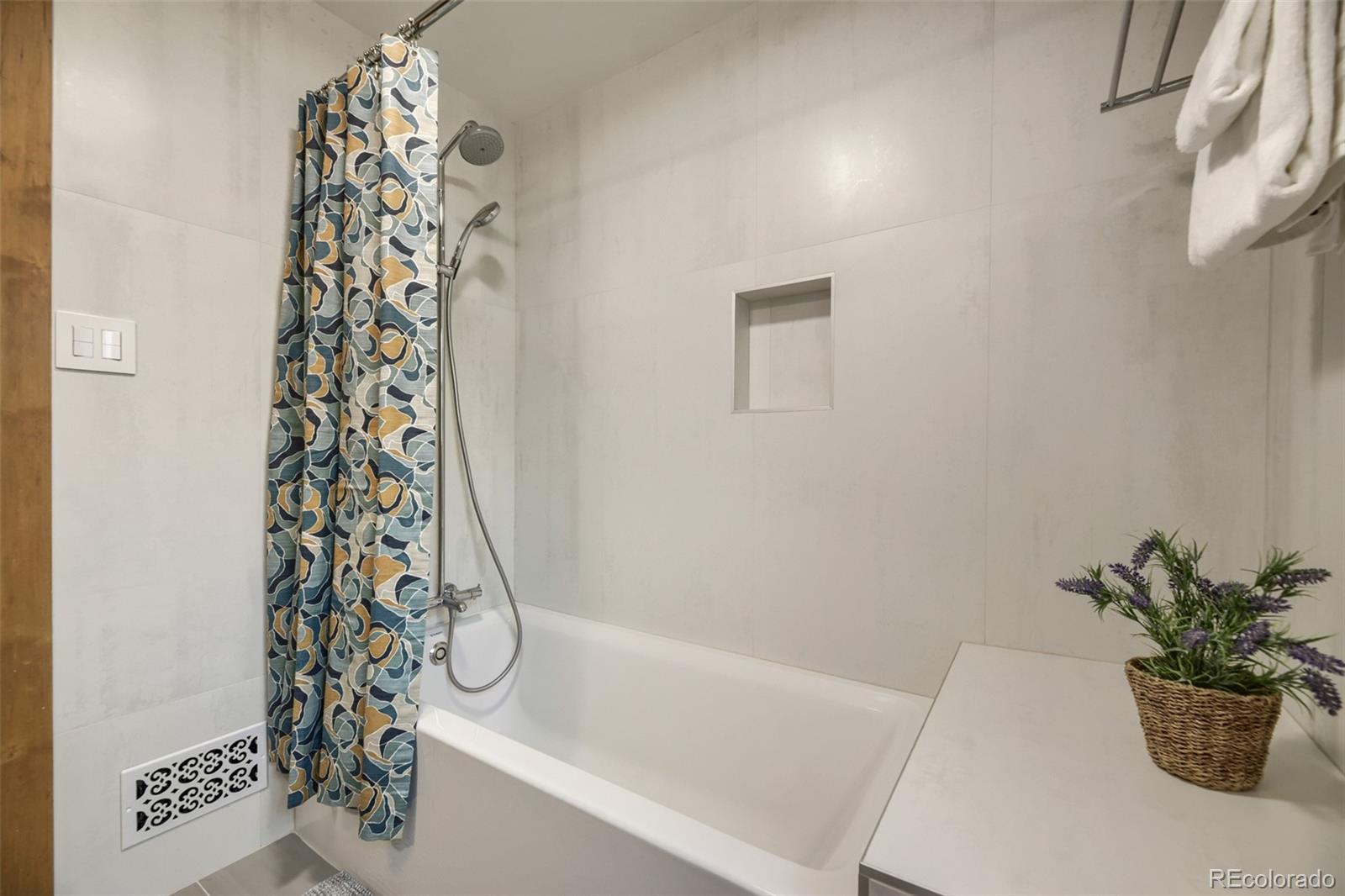 MLS Image #21 for 2901 s madison street,denver, Colorado