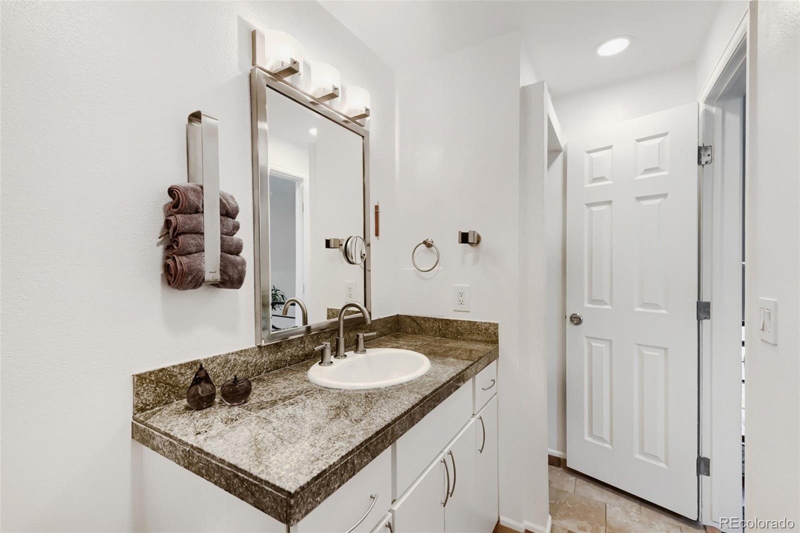 MLS Image #33 for 2351  federal boulevard 405,denver, Colorado