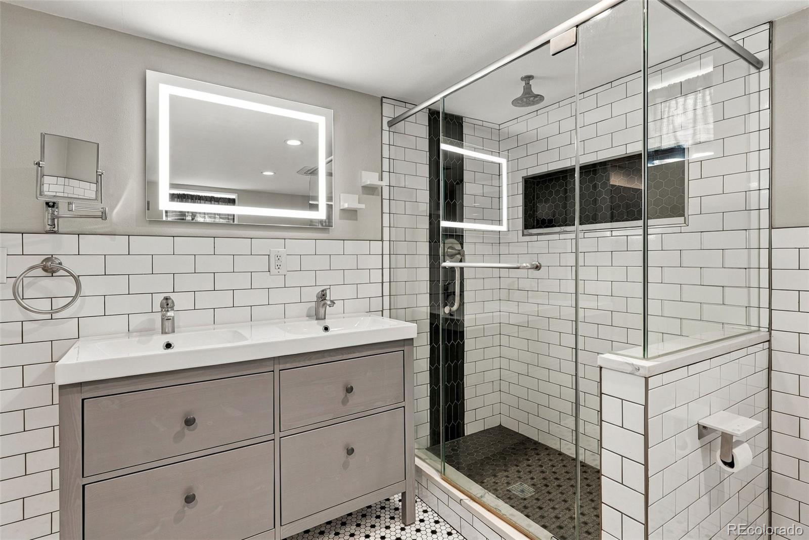 MLS Image #28 for 3774 s delaware street,englewood, Colorado