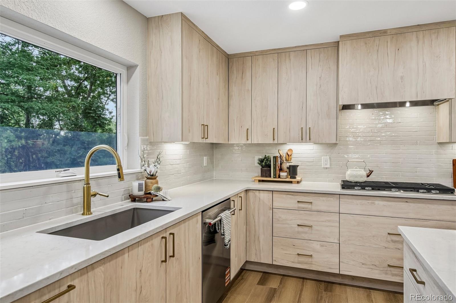 MLS Image #11 for 3901 e orchard road,centennial, Colorado