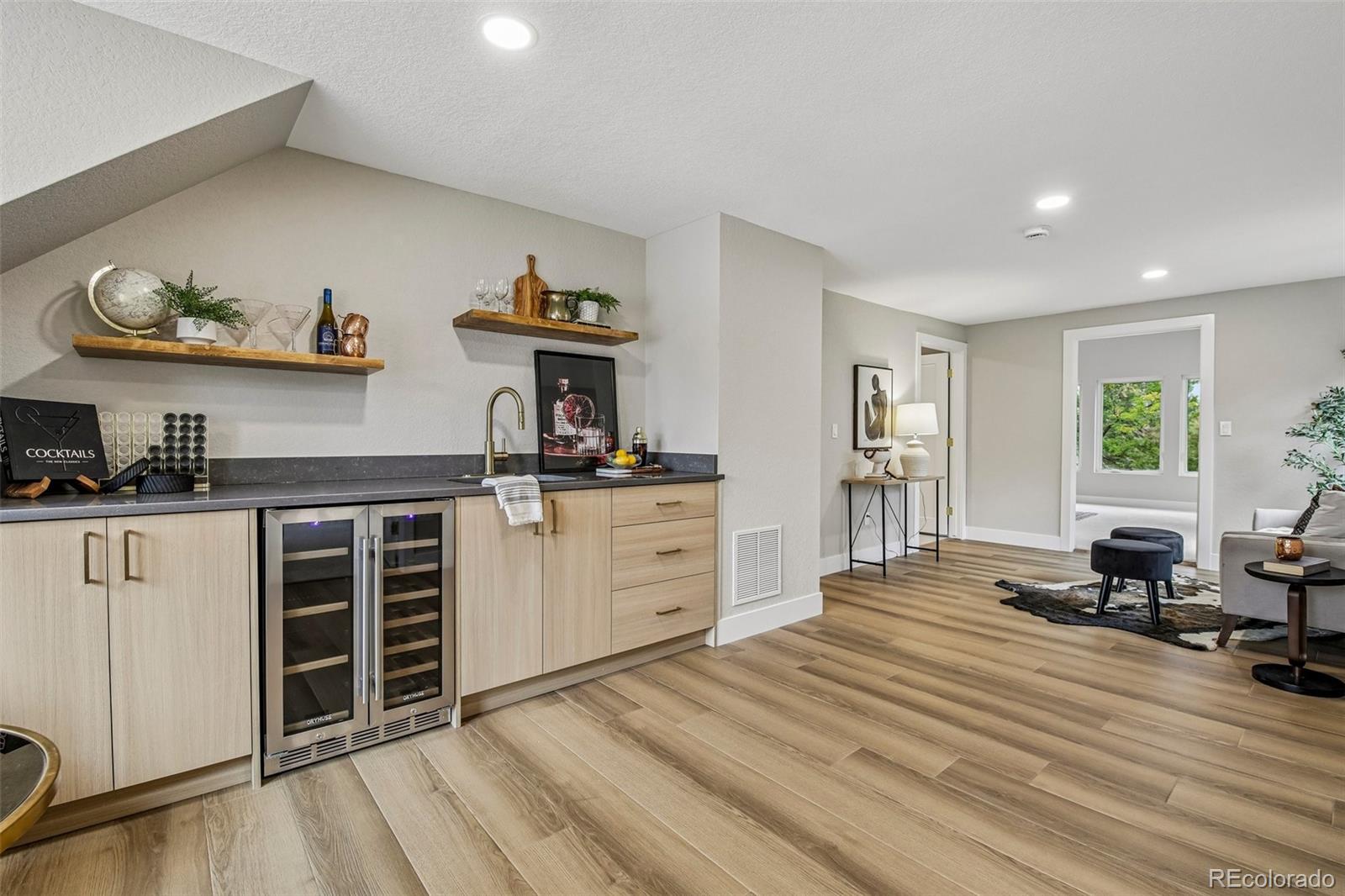 MLS Image #18 for 3901 e orchard road,centennial, Colorado