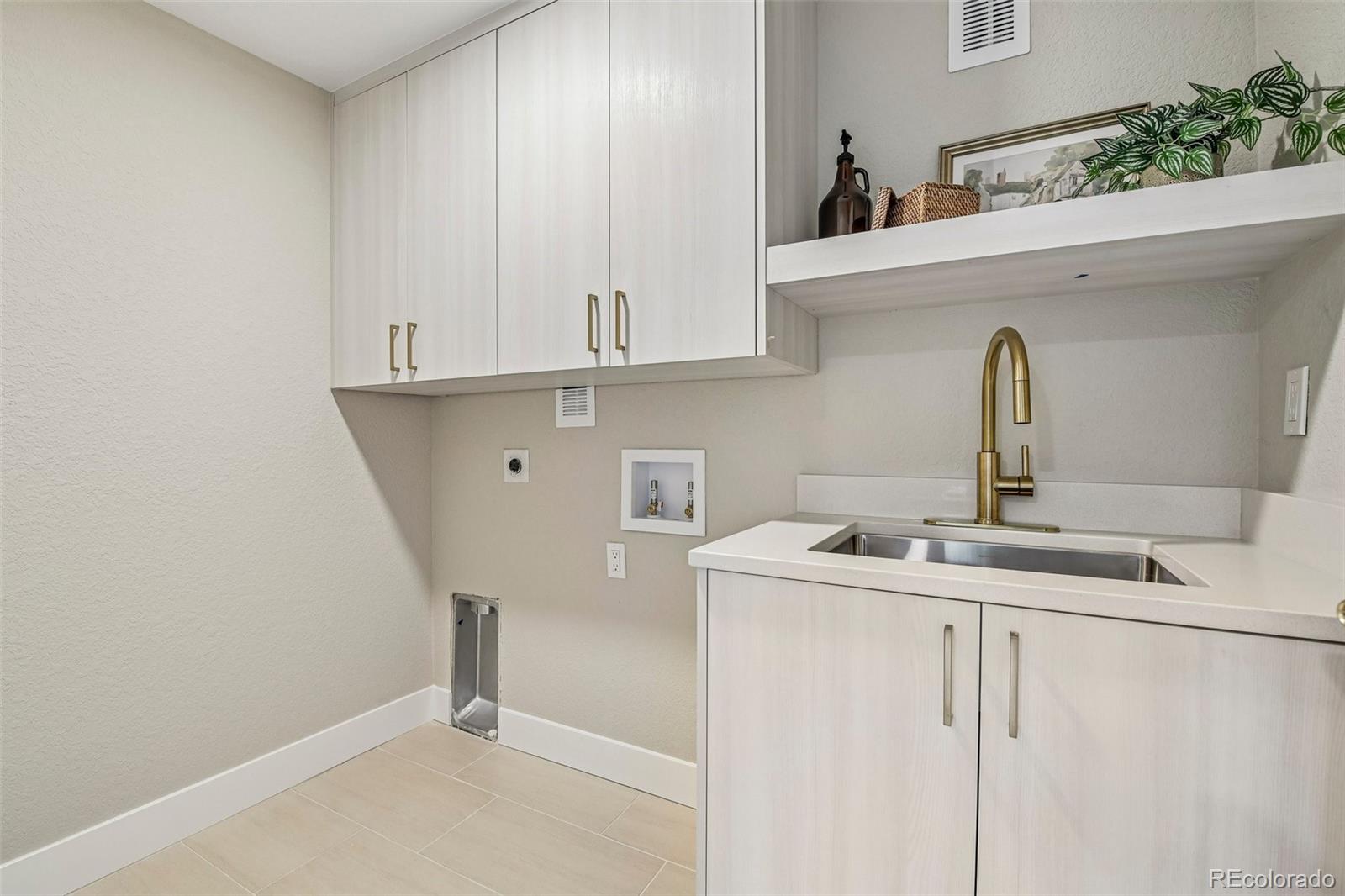 MLS Image #19 for 3901 e orchard road,centennial, Colorado