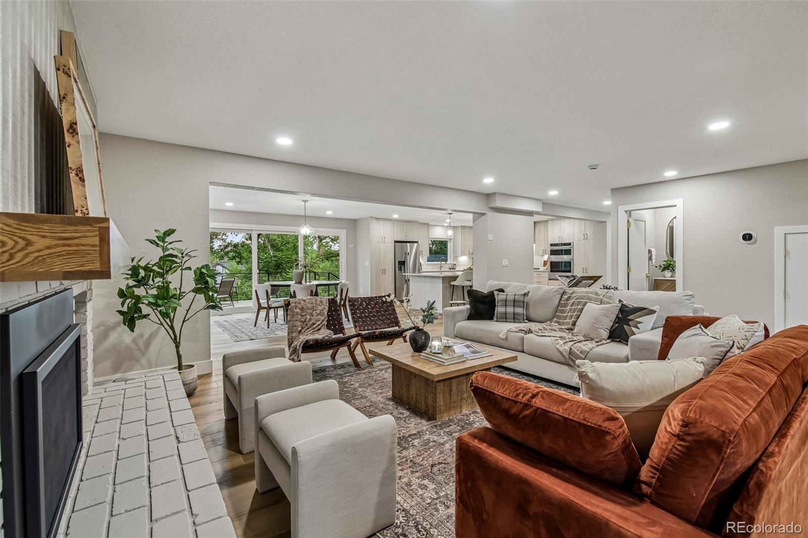 MLS Image #4 for 3901 e orchard road,centennial, Colorado