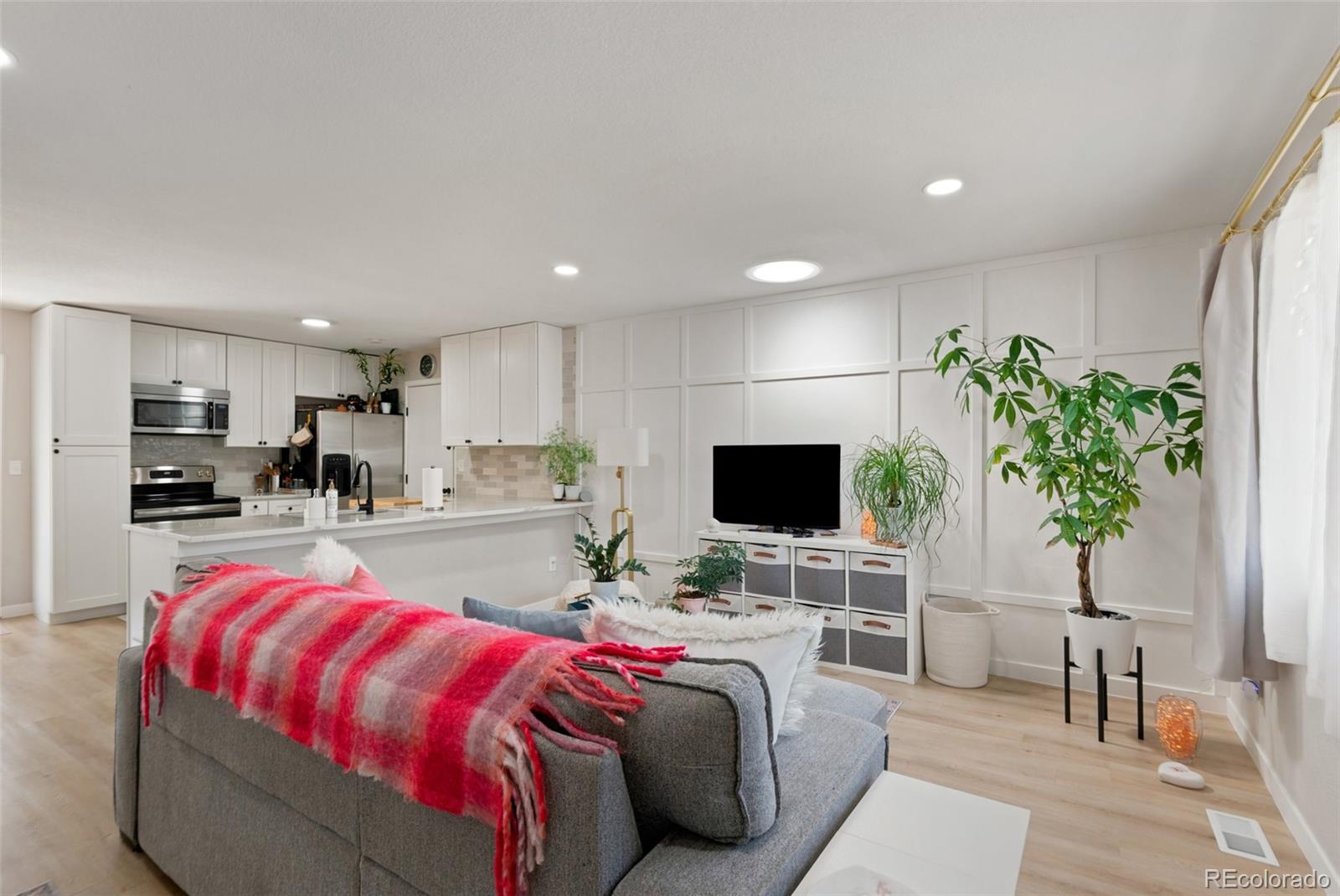 MLS Image #4 for 1809 s ouray street,aurora, Colorado