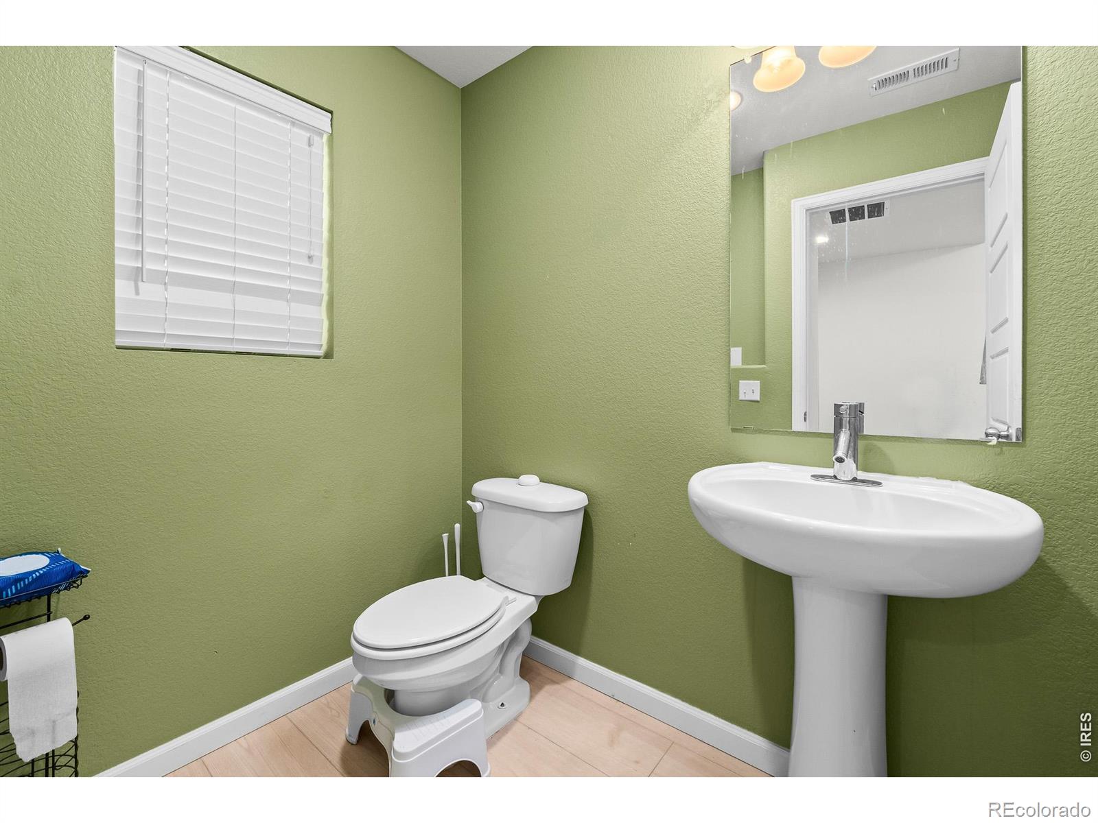 MLS Image #34 for 5043  silverwood drive,johnstown, Colorado