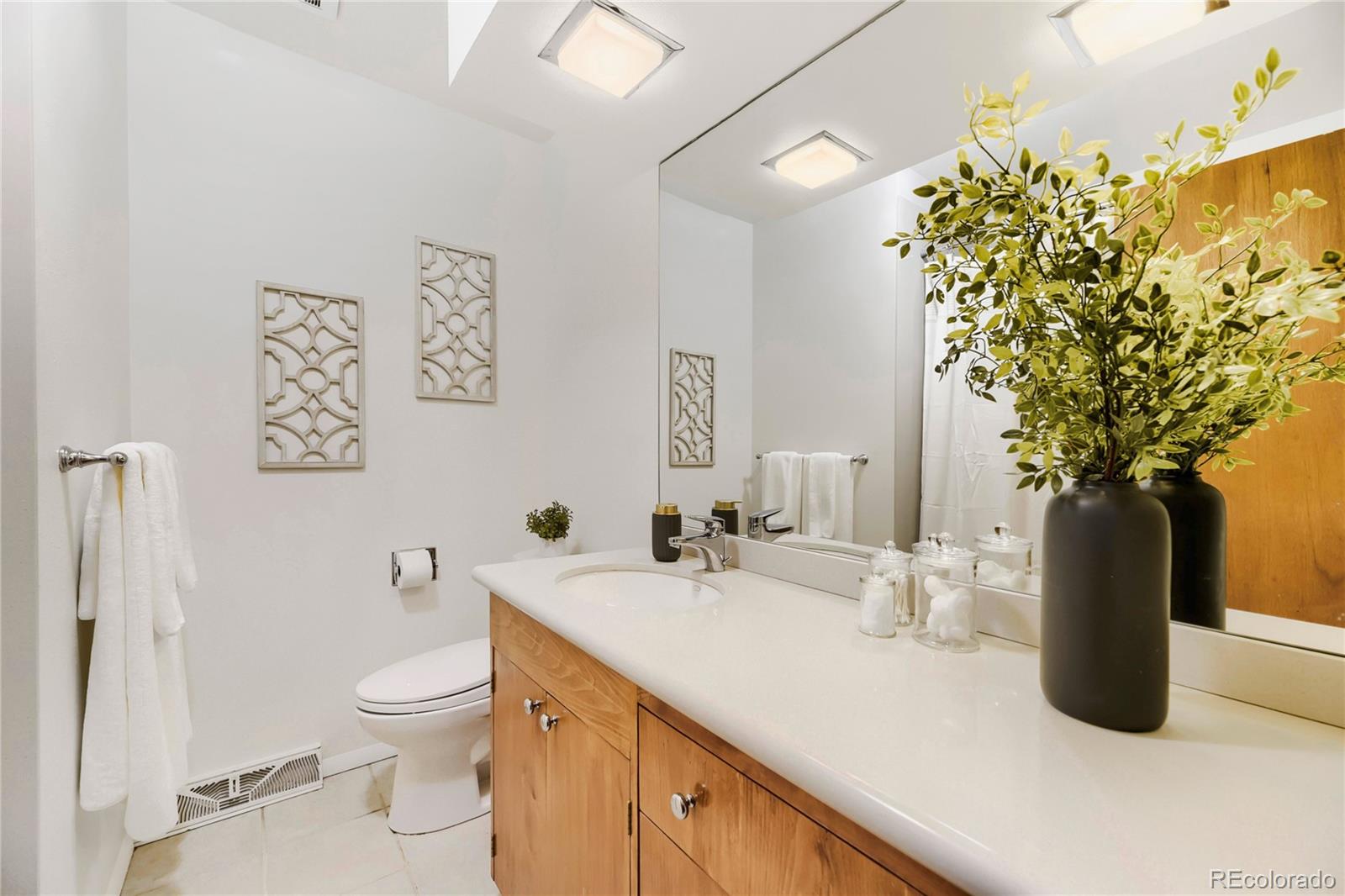 MLS Image #17 for 6892 e iliff place,denver, Colorado