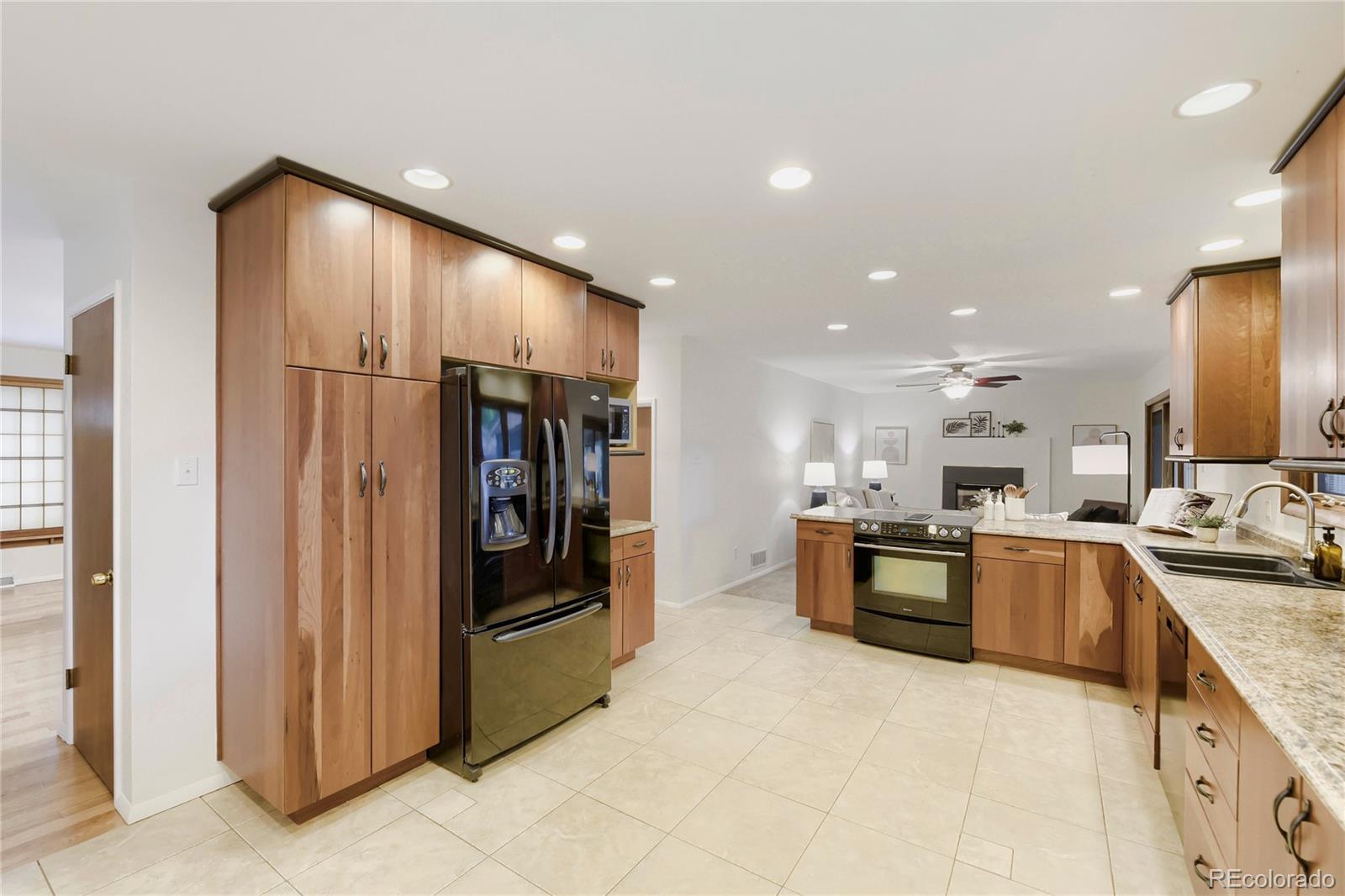 MLS Image #7 for 6892 e iliff place,denver, Colorado