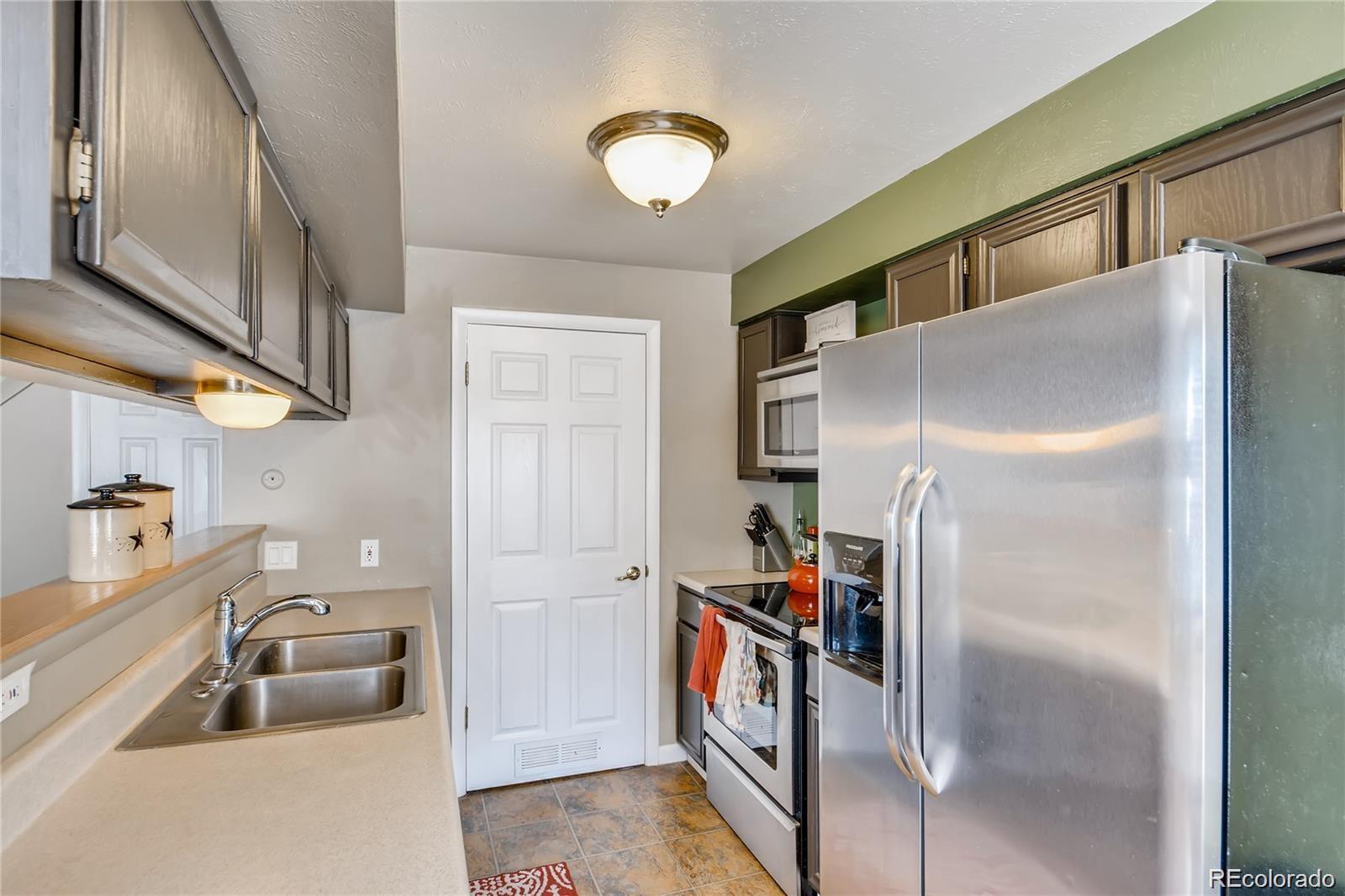 MLS Image #2 for 7700 w glasgow place 6a,littleton, Colorado