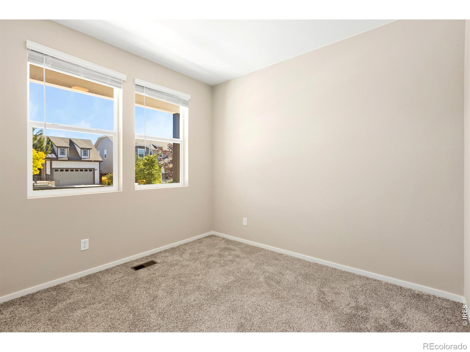 MLS Image #13 for 2102  setting sun drive,windsor, Colorado